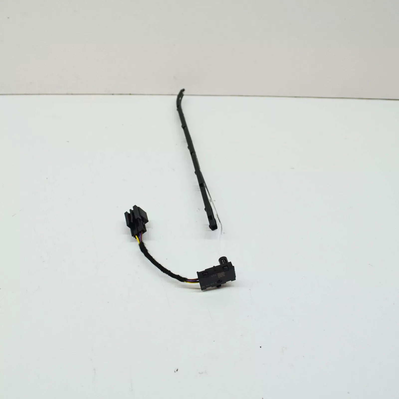 NEW AUDI A4 B9 FRONT LEFT CENTER CONSOLE INTERIOR LIGHT FIBRE 8W0947093A