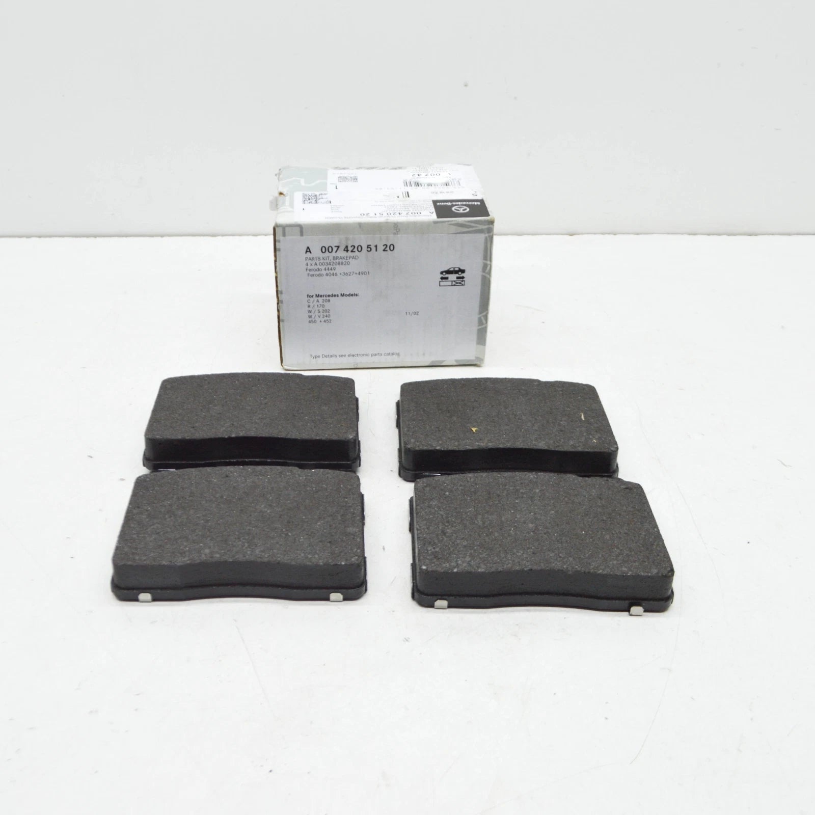 NEW MERCEDES-BENZ S W222 MAYBACH REAR BRAKE PADS SET A0074205120 ORIGINAL