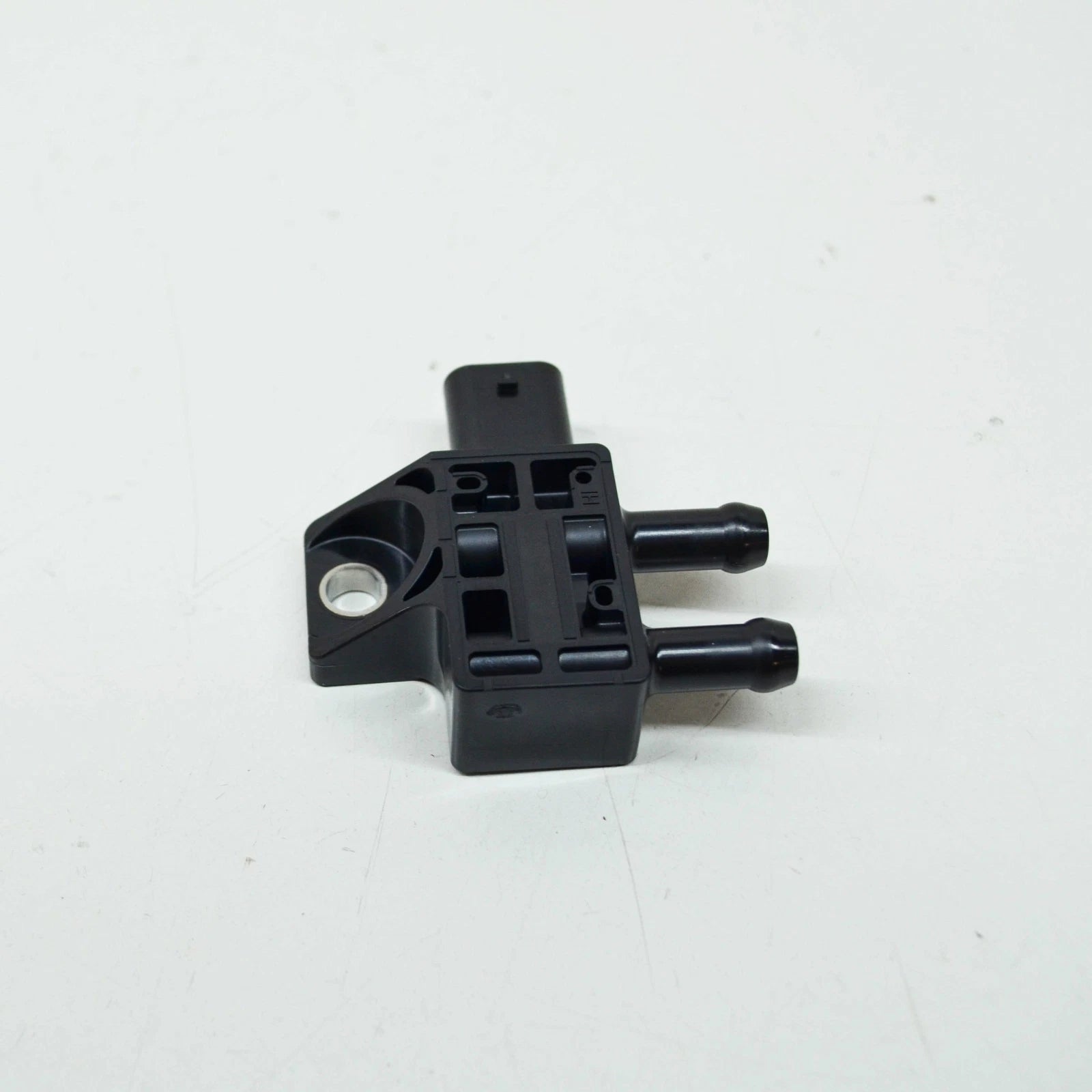 NEW BMW 1 F21 DPF PRESSURE SENSOR 13628570686 ORIGINAL