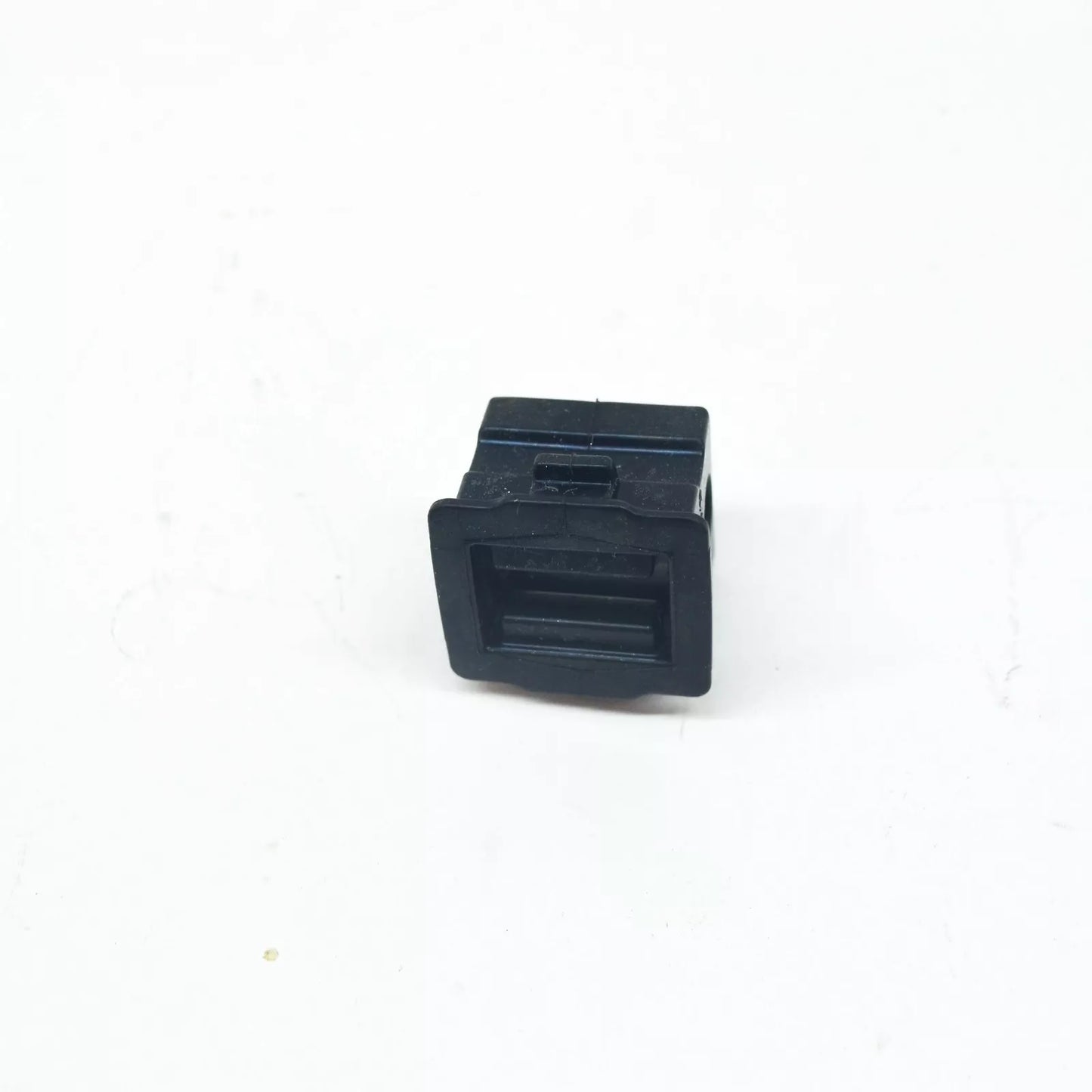 NEW BMW X3 G01 COOLANT RADIATOR MODULE BUSHING 17118642777 ORIGINAL