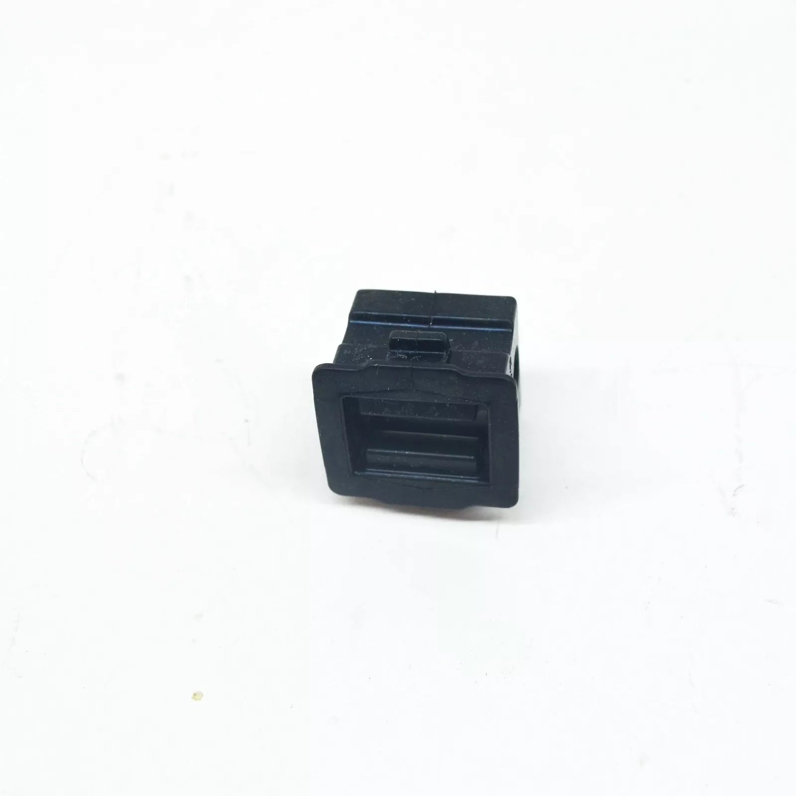 NEW BMW X3 G01 COOLANT RADIATOR MODULE BUSHING 17118642777 ORIGINAL