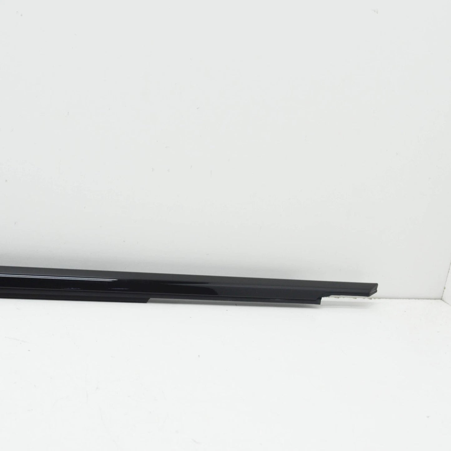 NEW BMW M5 F90 FRONT LEFT DOOR WINDOW STRIP 7404025 51337404025 ORIGINAL