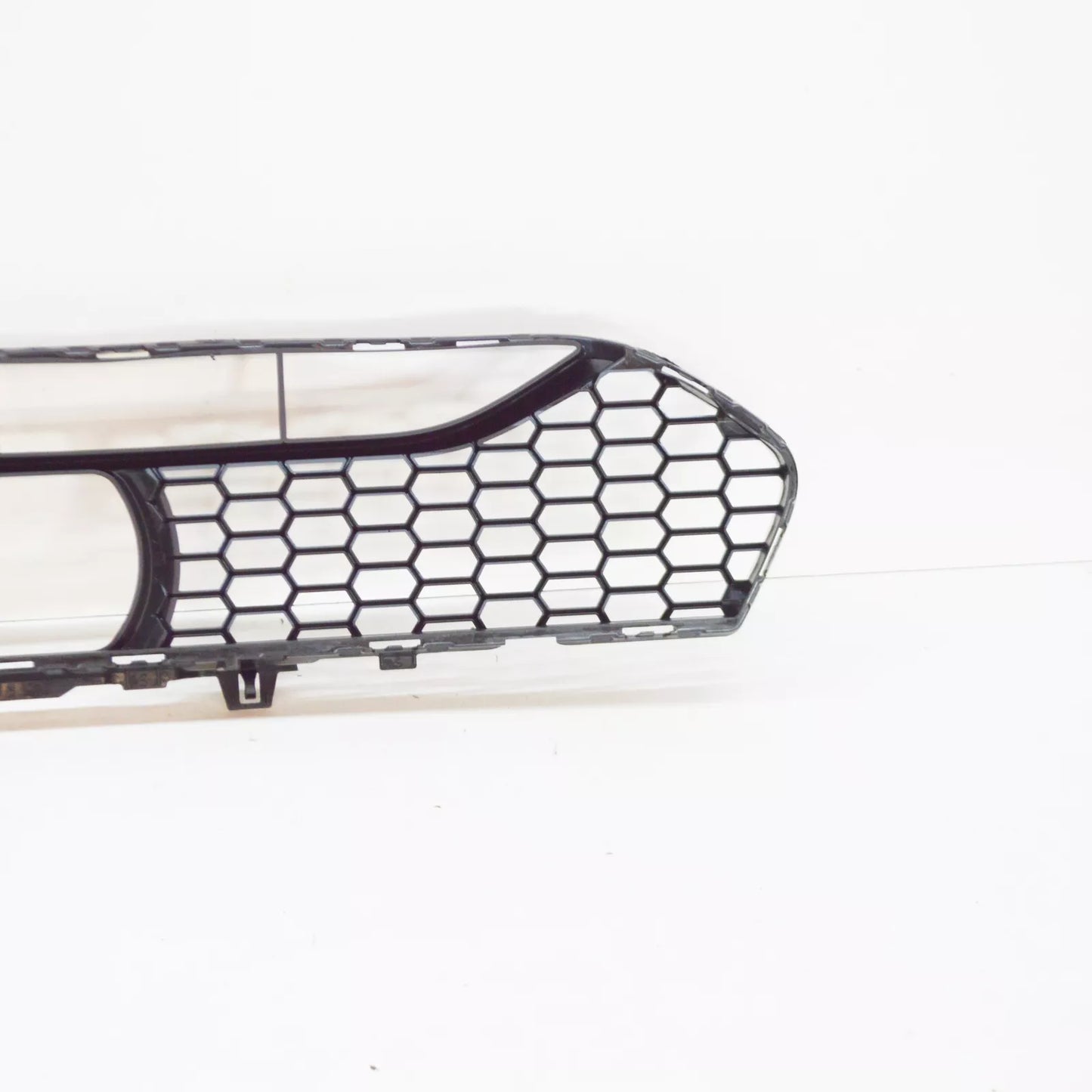 NEW BMW F90 FRONT LOWER GRILLE 51118072980 8072980 ORIGINAL