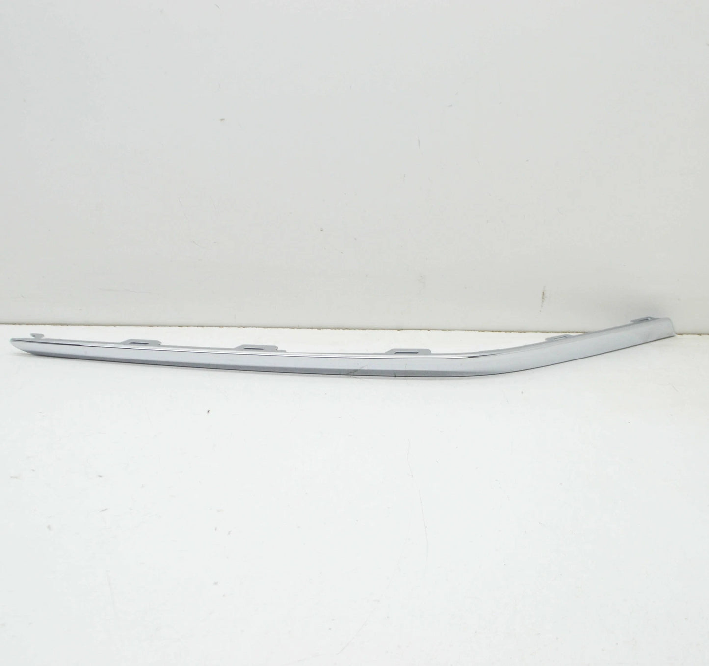 NEW VOLKSWAGEN PHAETON 3D FRONT RIGHT BUMPER MOLDING STRIP 3D0807718G2ZZ