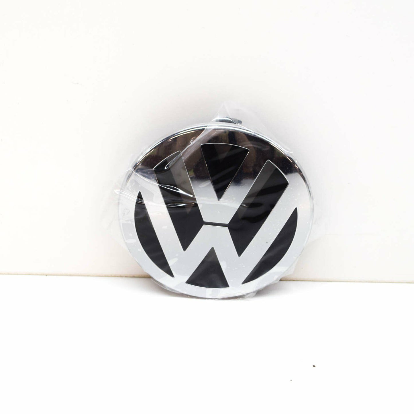NEW VW TOUAREG 7L FRONT BUMPER GRILL EMBLEM BADGE 5.1" 3C0853601CFDY ORIGINAL