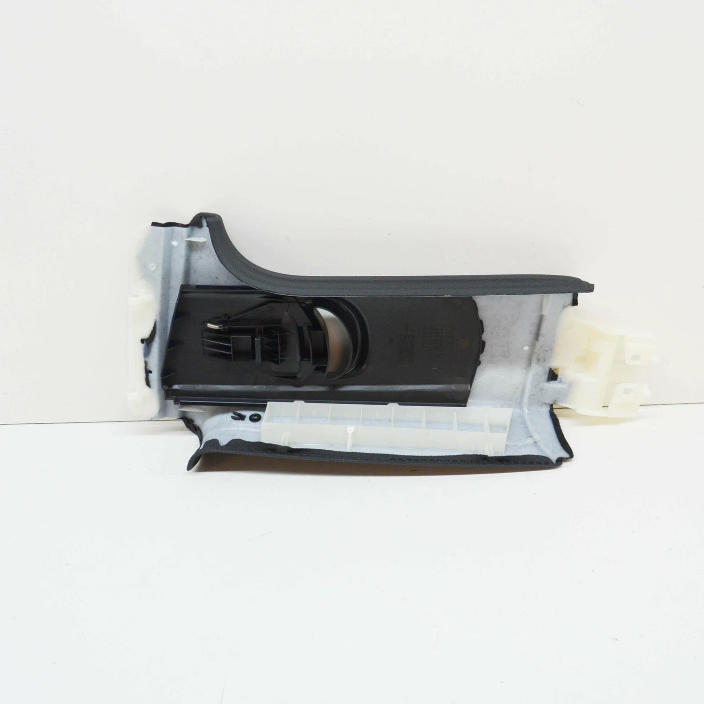 NEW AUDI A3 8P LEFT SIDE B PILLAR UPPER TRIM 8P3867243G4N6