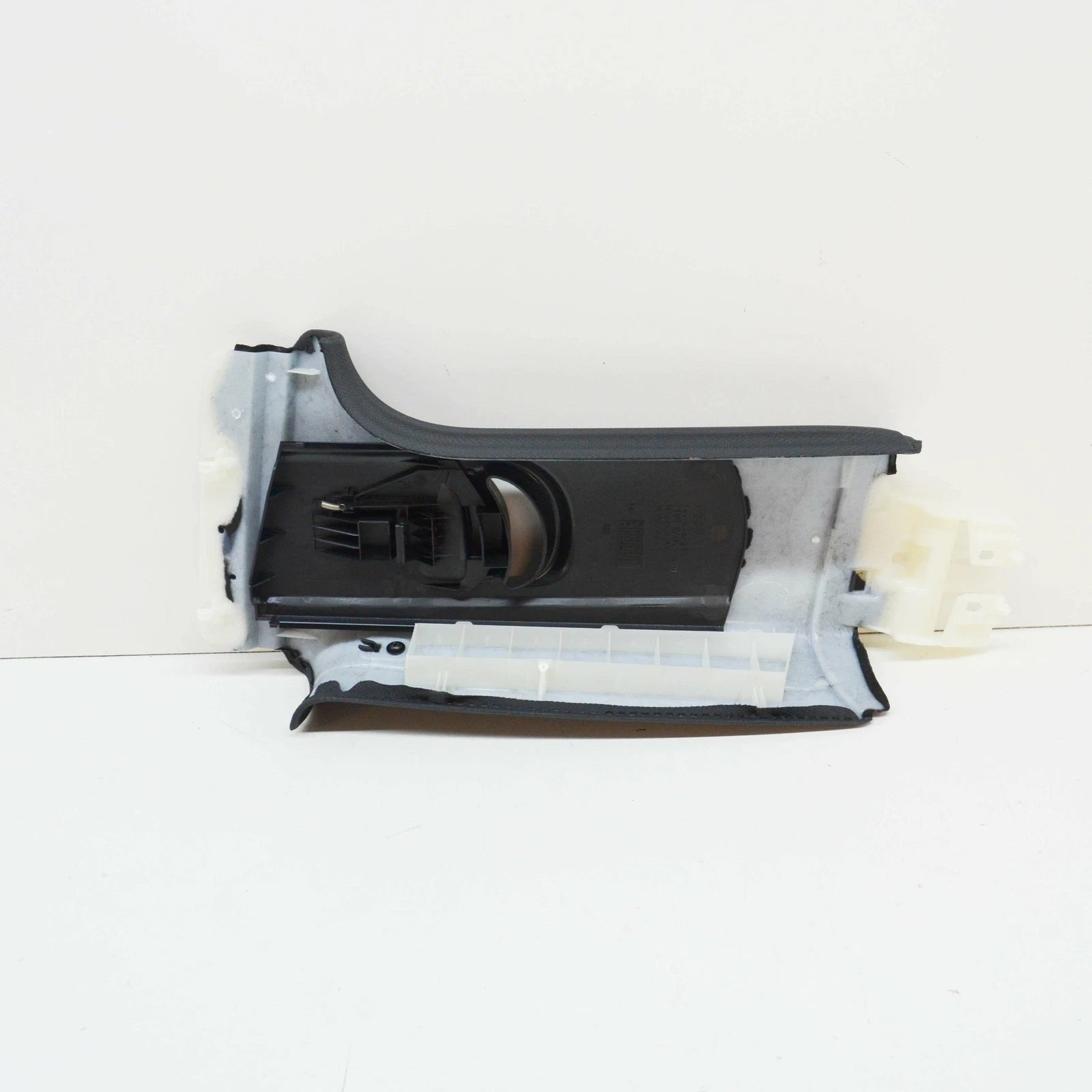 NEW AUDI A3 8P LEFT SIDE B PILLAR UPPER TRIM 8P3867243G4N6