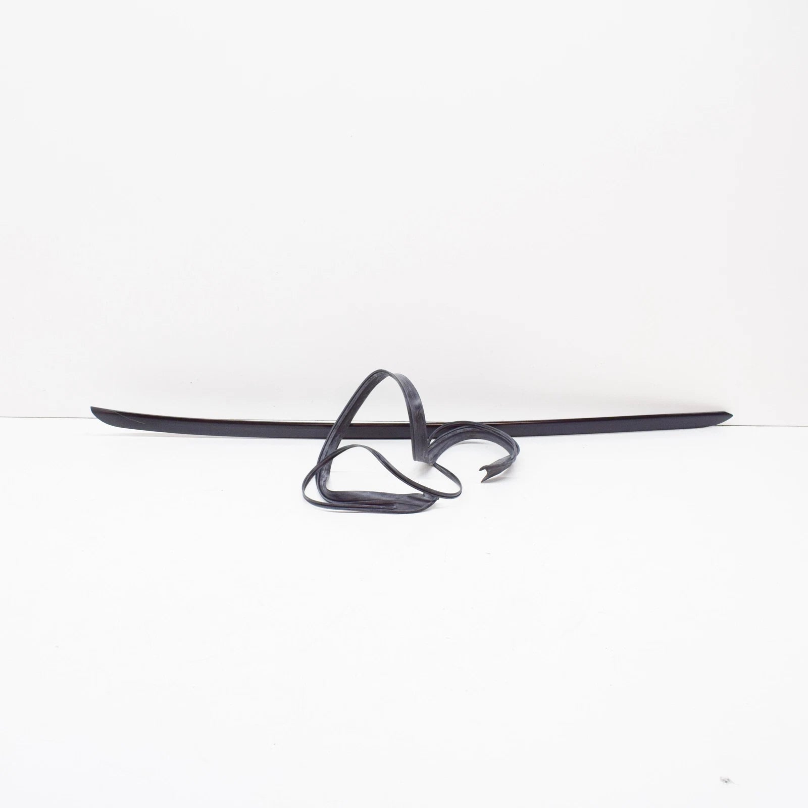 NEW BMW X6 E71 FRONT WINDSHIELD LEFT DRIP MOULDING TRIM 51317250403 ORIGINAL