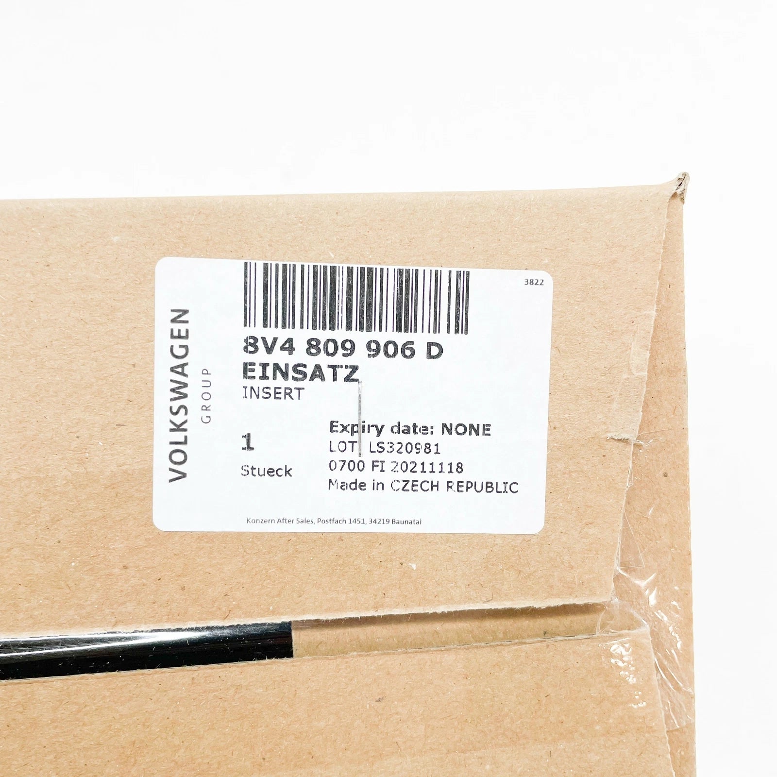 NEW AUDI A3 8V FUEL FILLER FLAP INSERT 8V4809906D