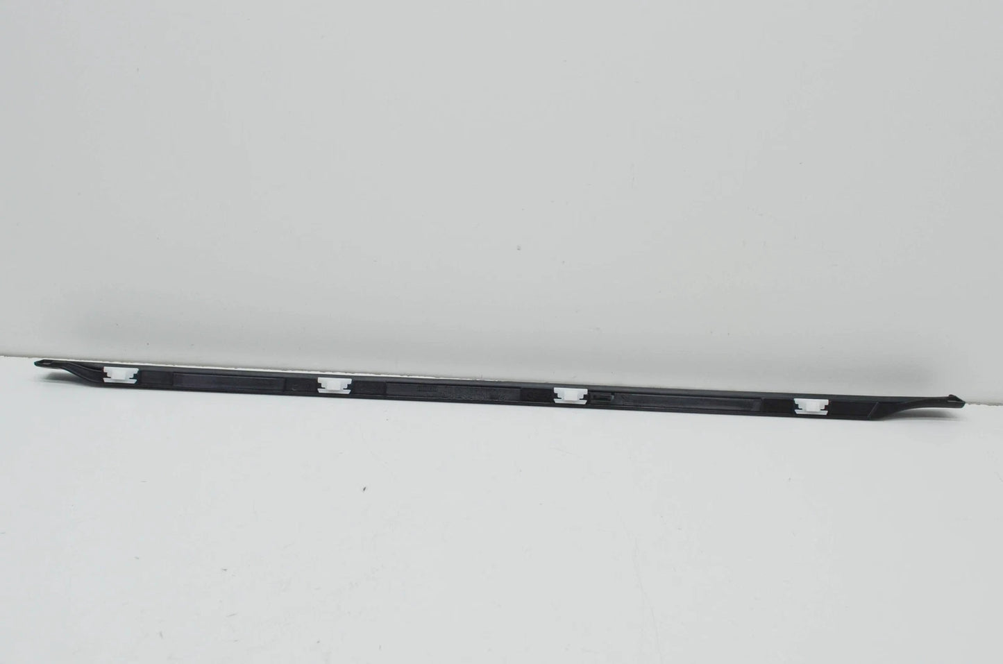 NEW MB E W212 REAR RIGHT DOOR BOTTOM DEFLECTOR STRIP A2126903882 ORIGINAL