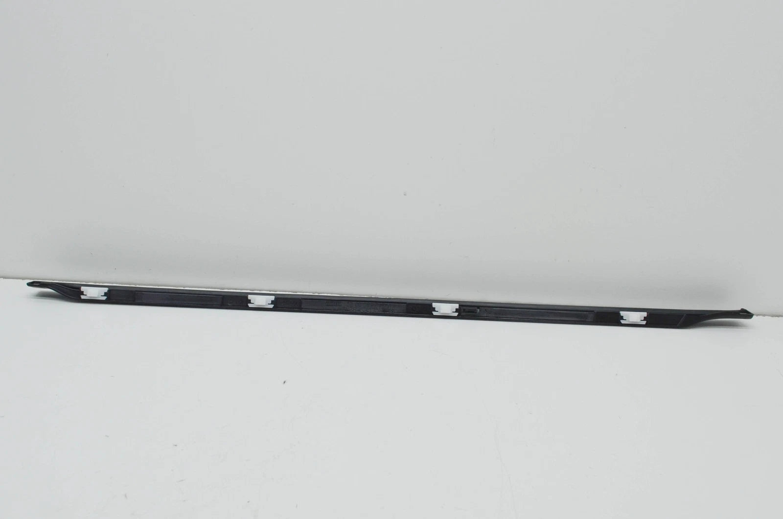 NEW MB E W212 REAR RIGHT DOOR BOTTOM DEFLECTOR STRIP A2126903882 ORIGINAL