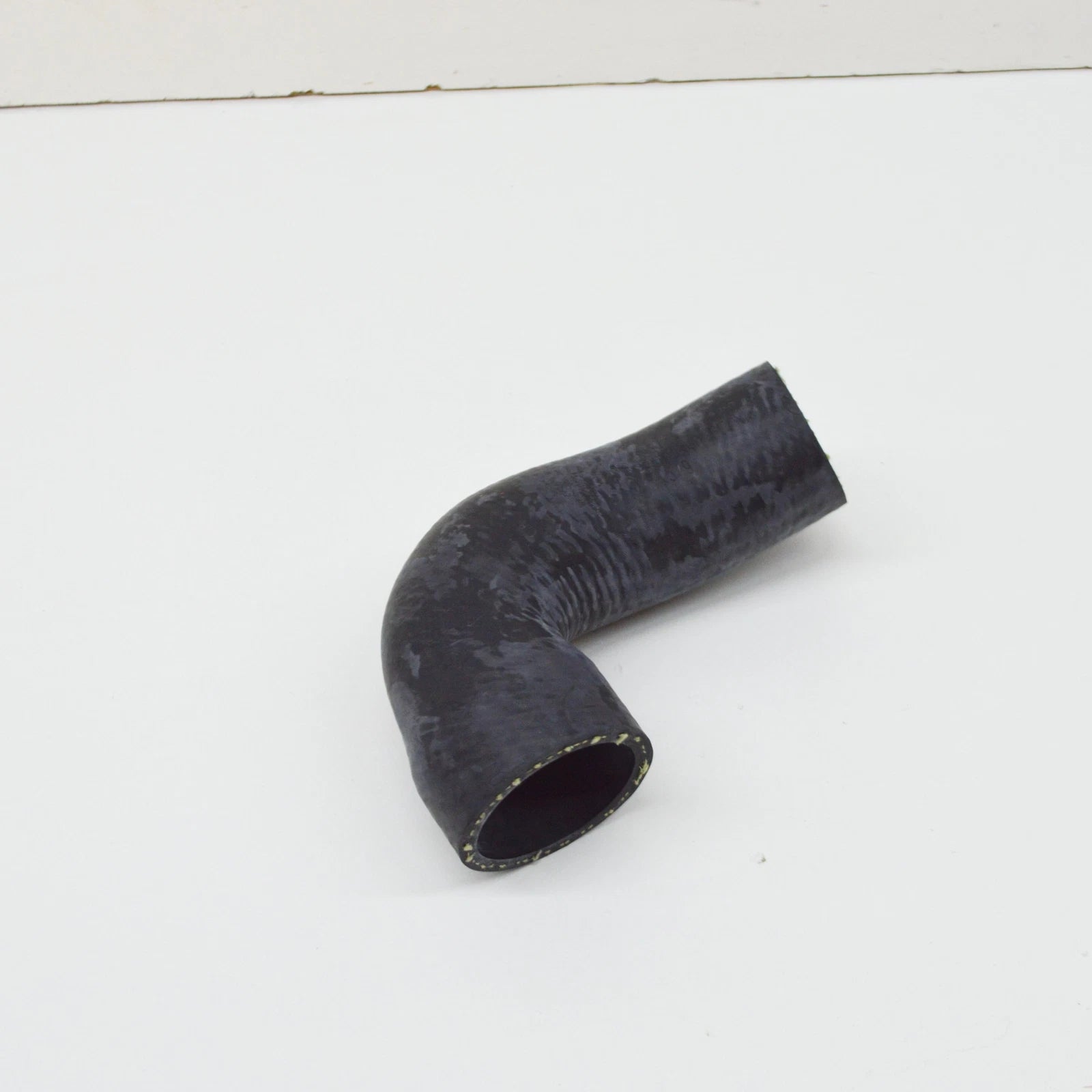 NEW BMW 3 E30 LOWER WATER RADIATOR PIPE HOSE 320I PETROL 2L 11531718980 ORIGINAL