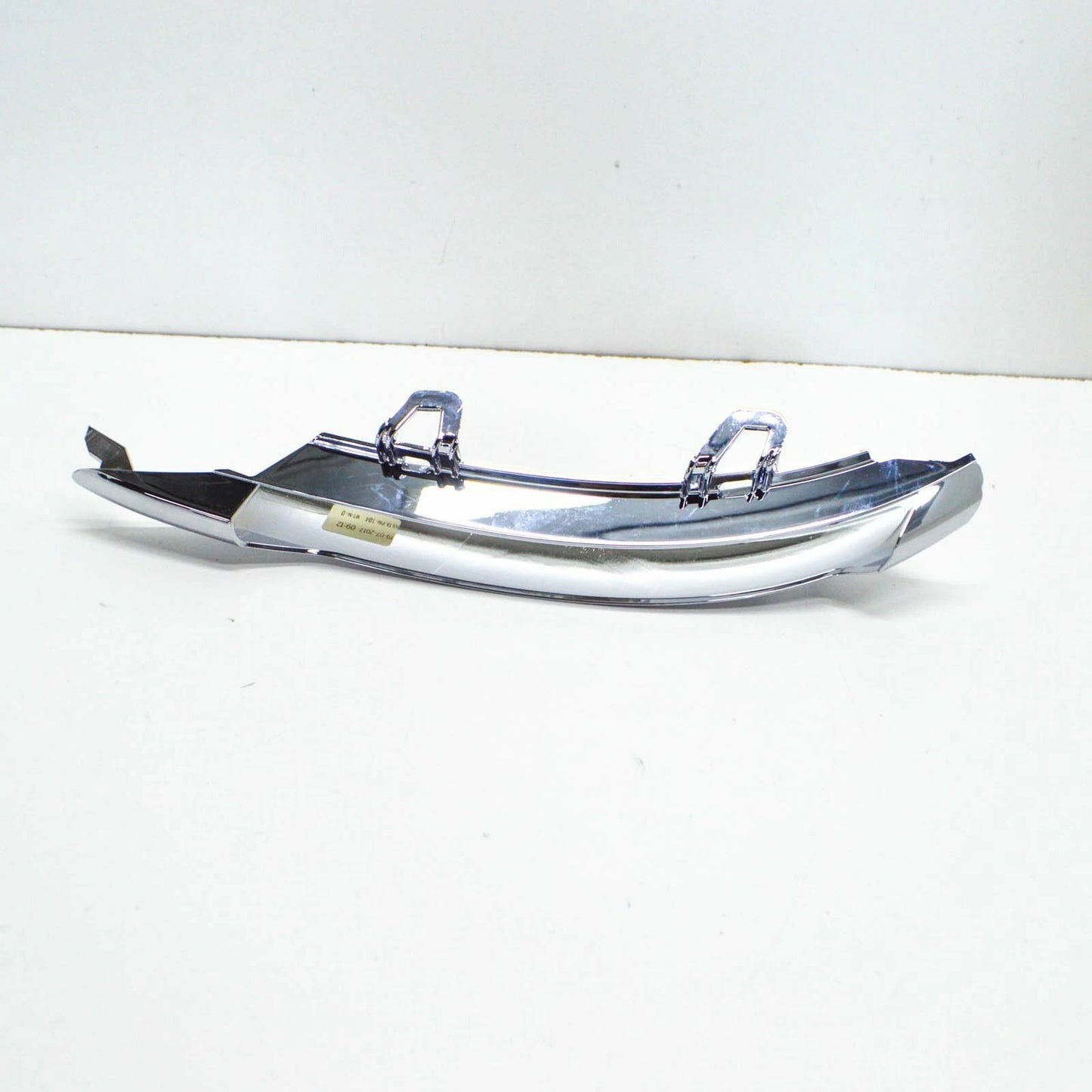 NEW MERCEDES-BENZ C-CLASS W204 FRONT RIGHT DRL LIGHT TRIM A2048852874