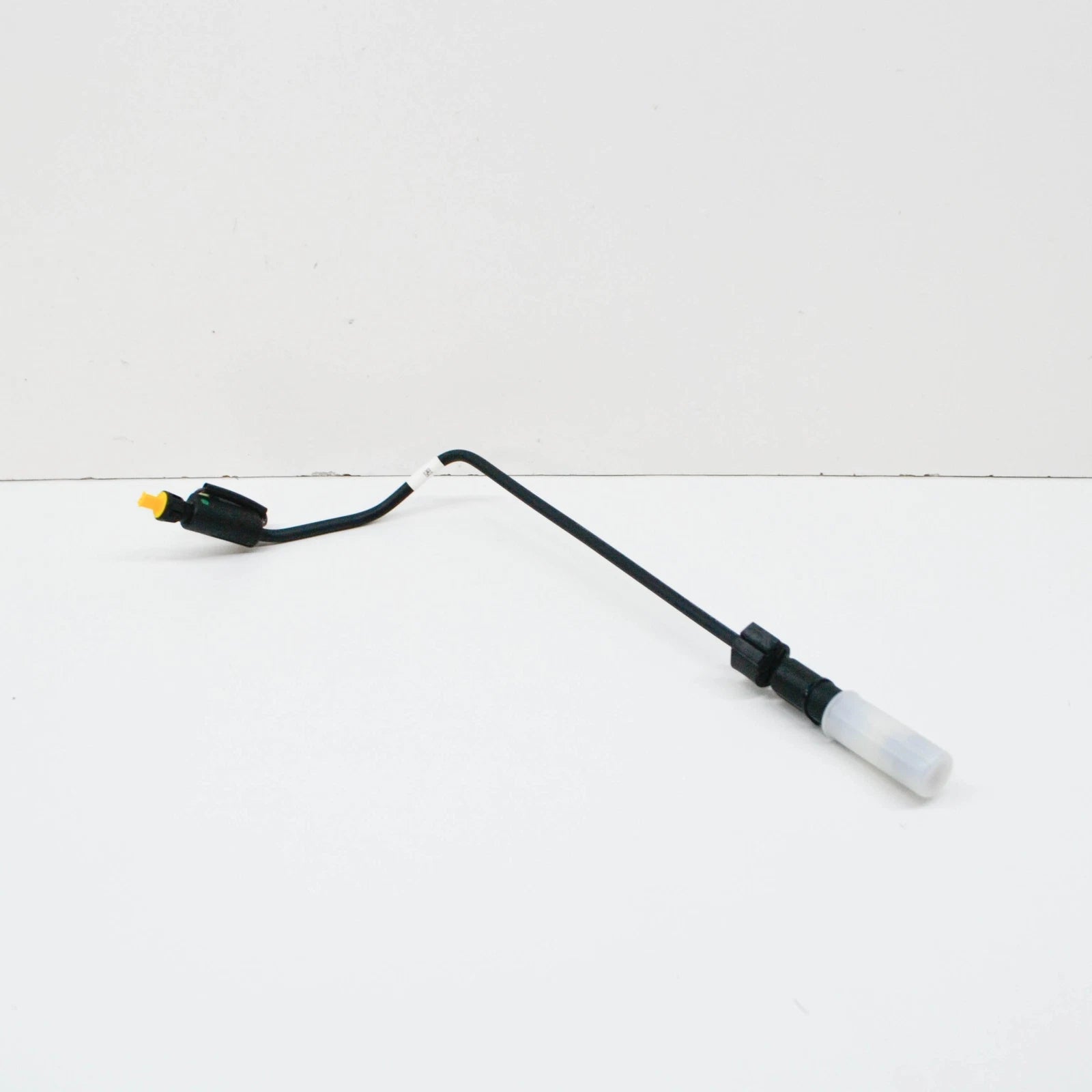 NEW MERCEDES BENZ GL X164 FUEL ADDITIVE RESERVOIR LINE A1644700224 ORIGINAL