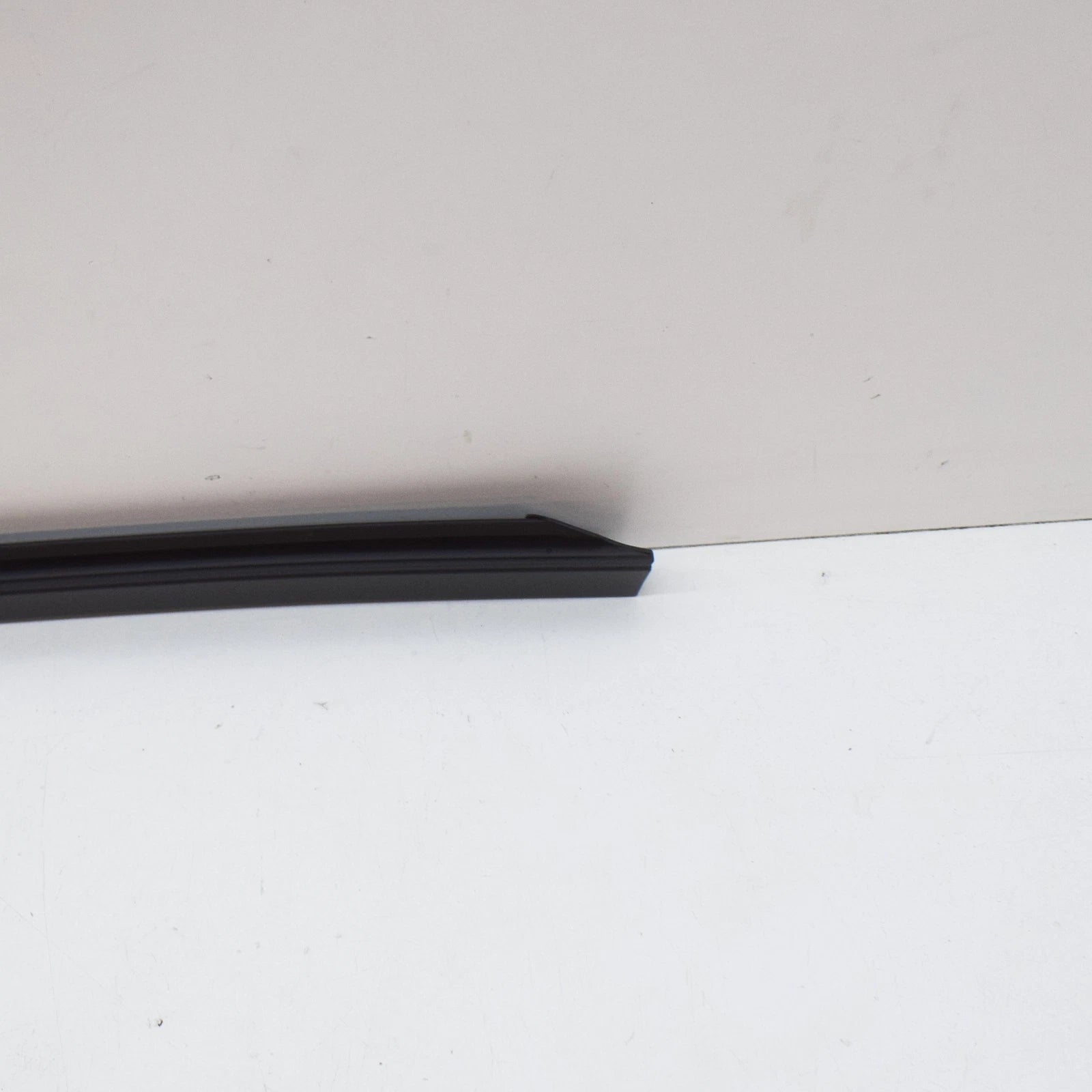 NEW BMW 7 E38 REAR LEFT DOOR SEALING BETWEEN DOOR/ENTRANCE 51228158187 ORIGINAL