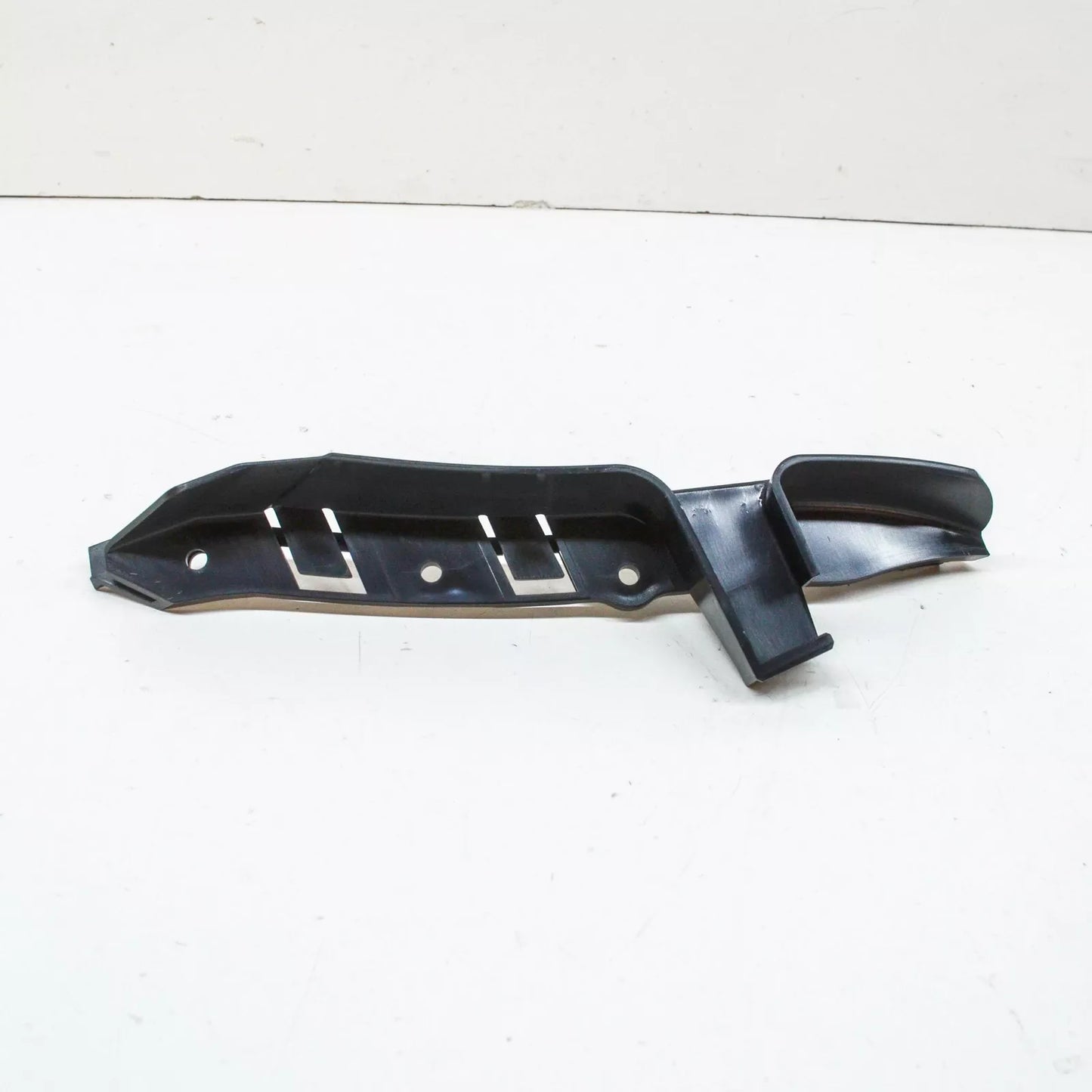 NEW BMW M5 E60 FRONT RIGHT BUMPER SUPPORT BRACKET 7895736 51117895736 ORIGINAL