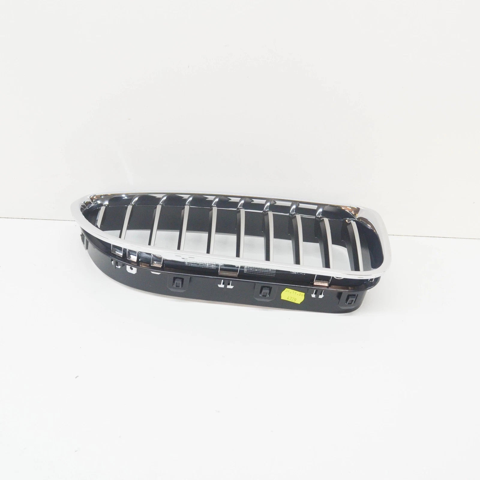 NEW BMW 6 F12 FRONT RADIATOR RIGHT GRILLE 51137211922 7211922 ORIGINAL