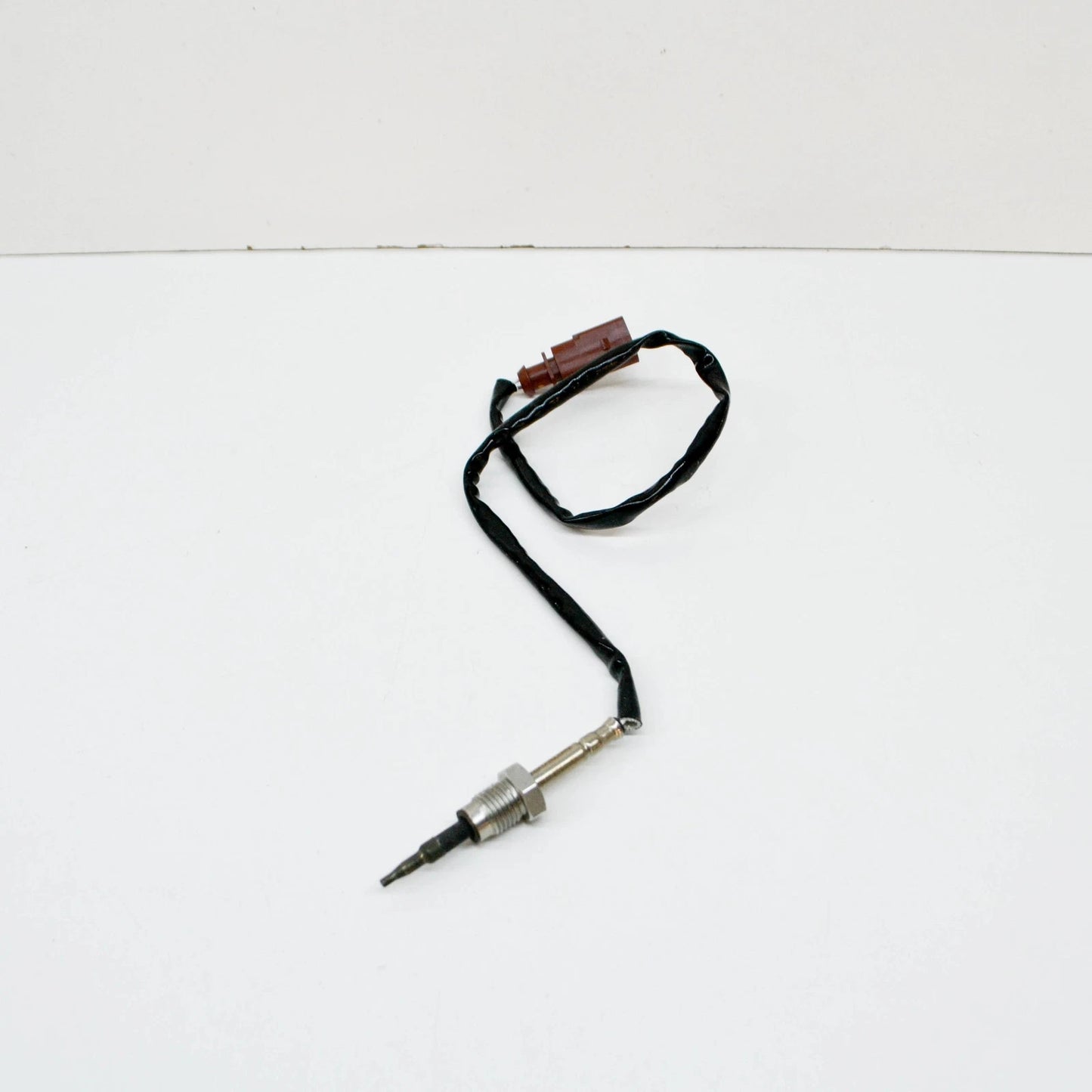 NEW AUDI A4 B9 EXHAUST GAS TEMPERATURE SENSOR 8W0906088R