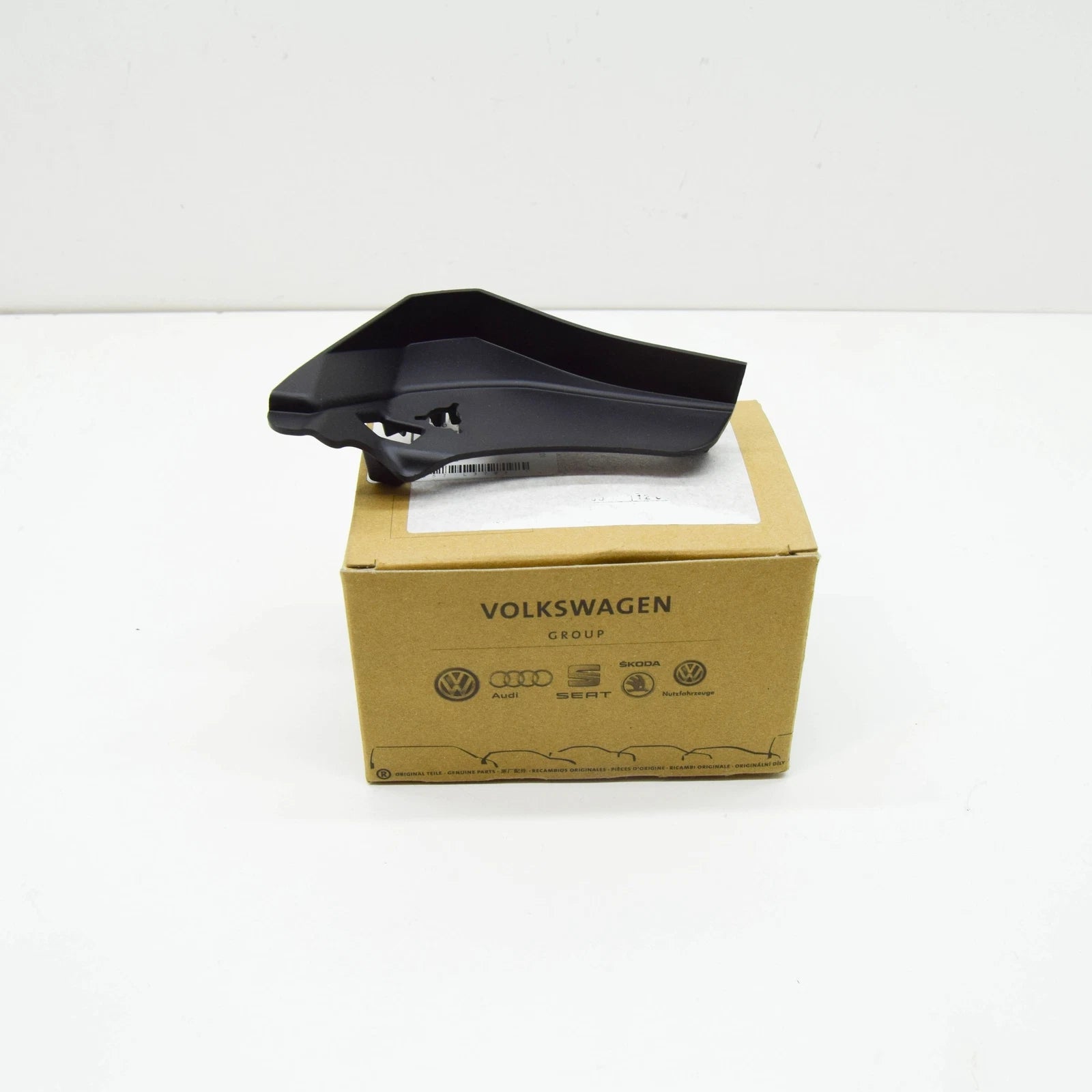 NEW AUDI A3 8V LEFT WHEELHOUSING ADAPTER 8V3807409A ORIGINAL