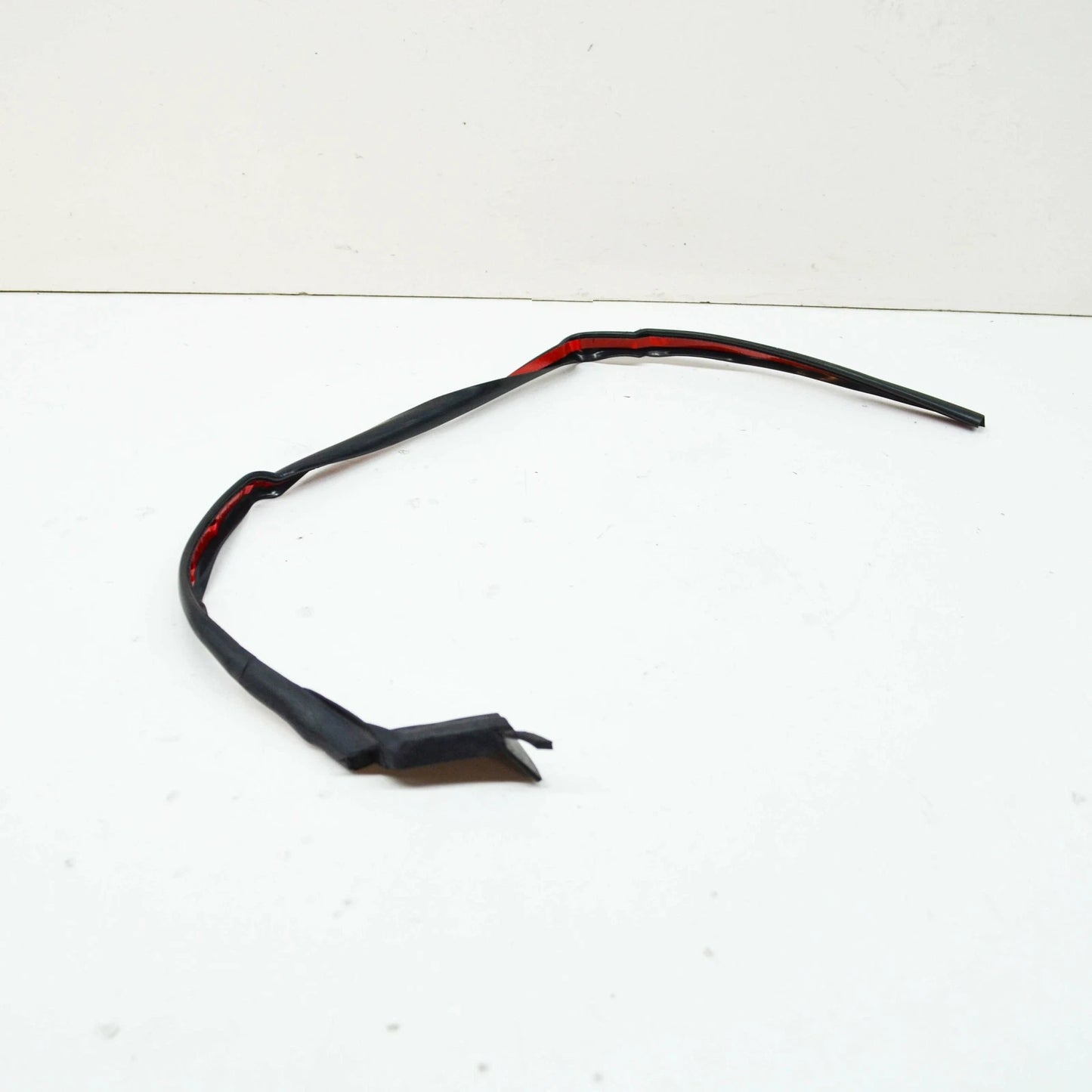 NEW BMW 7 E38 FRONT RIGHT SEALING GASKET BETWEEN DOORS 51218125596 ORIGINAL