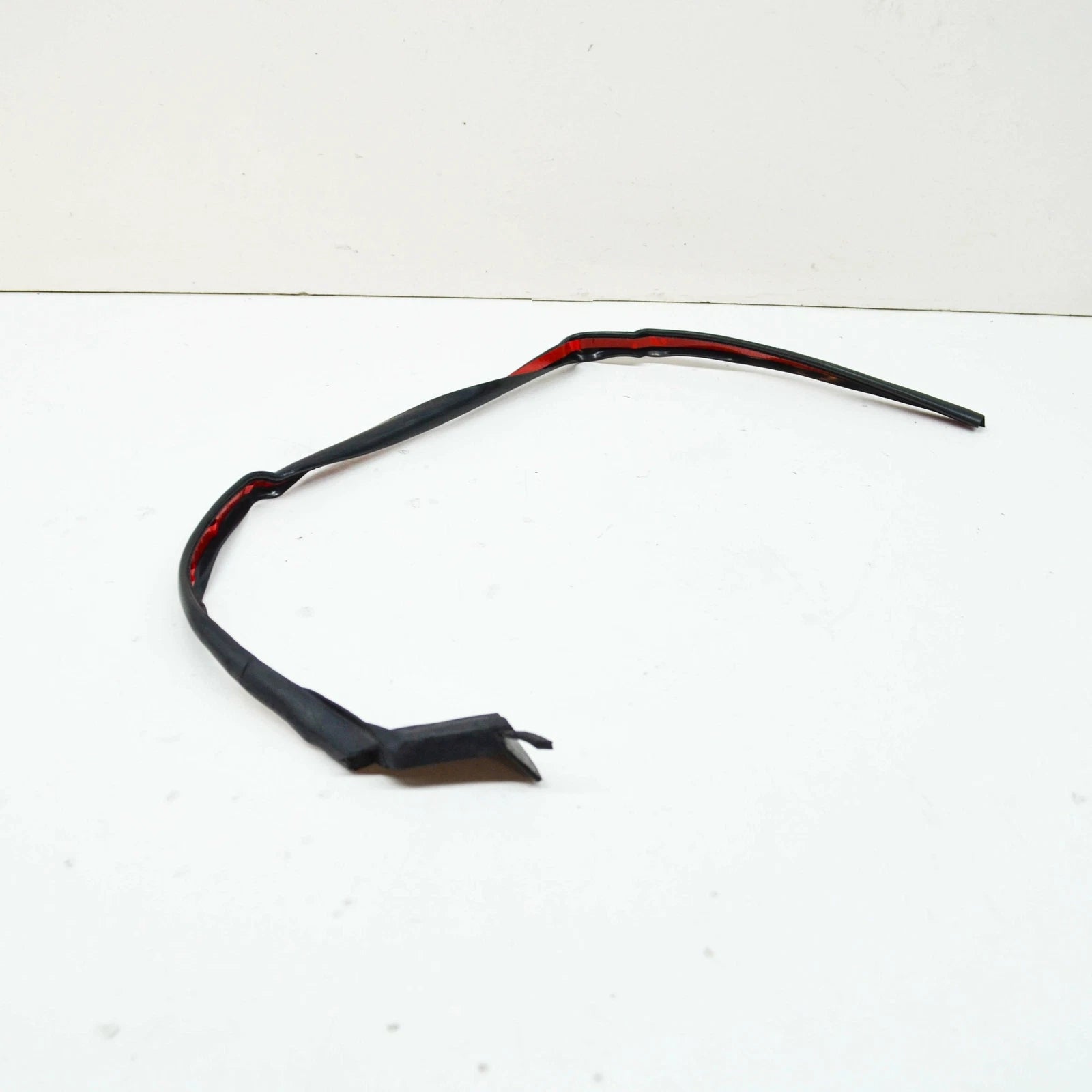 NEW BMW 7 E38 FRONT RIGHT SEALING GASKET BETWEEN DOORS 51218125596 ORIGINAL