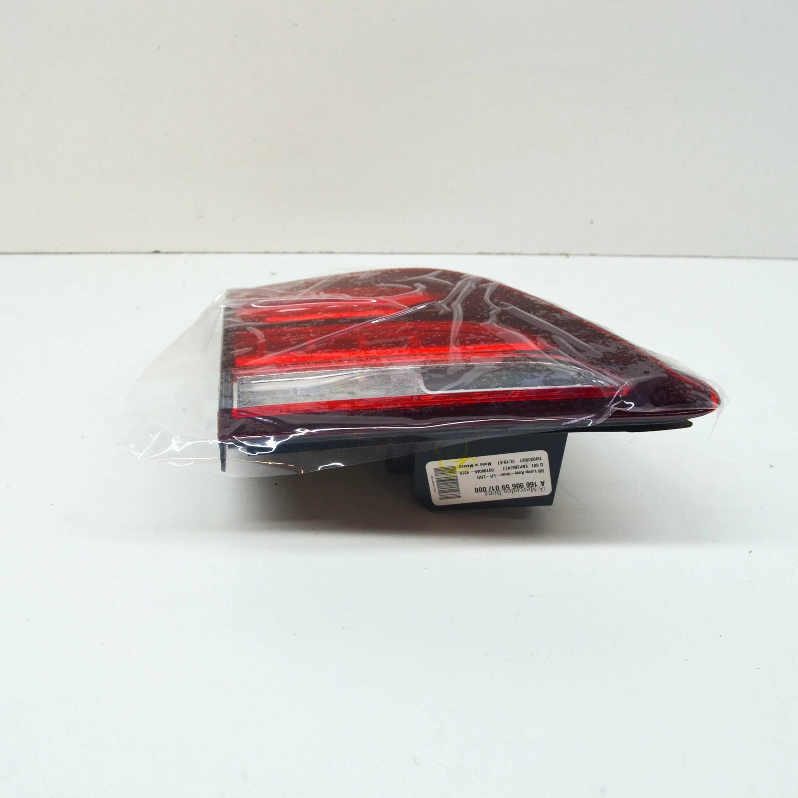 NEW MB GLE W166 REAR LEFT INNER TAILGATE LED TAILLIGHT A1669065901 ORIGINAL