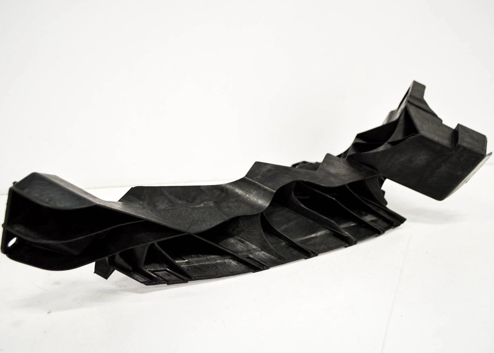 NEW AUDI Q7 4M FRONT LEFT HEADLIGHT BRACKET ARM 4M0805607