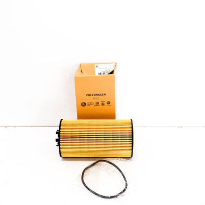 NEW AUDI A4 B7 OIL FILTER 079198405A ORIGINAL