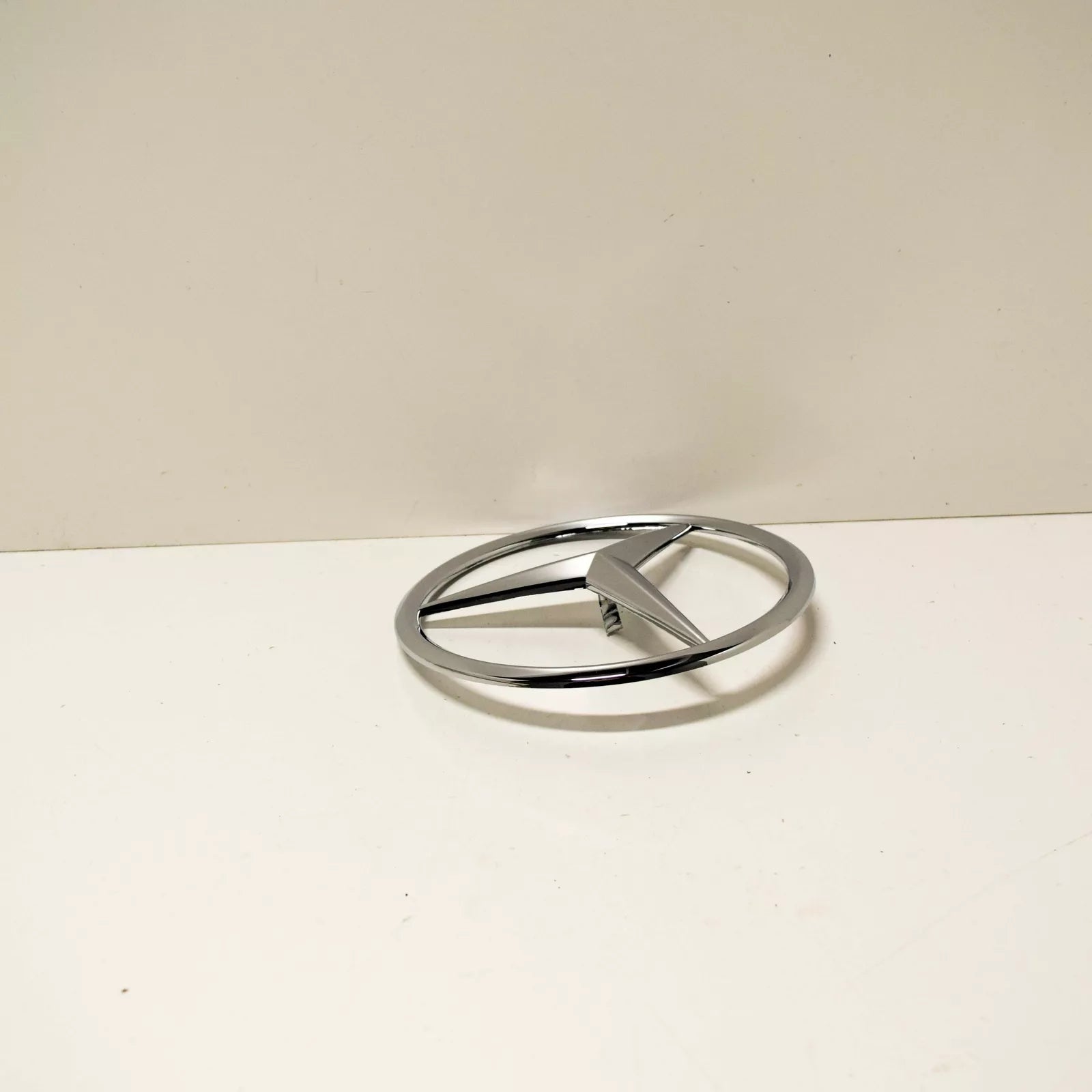 NEW MB VITO W638 FRONT BUMPER RADIATOR GRILLE EMBLEM BADGE A6388880086