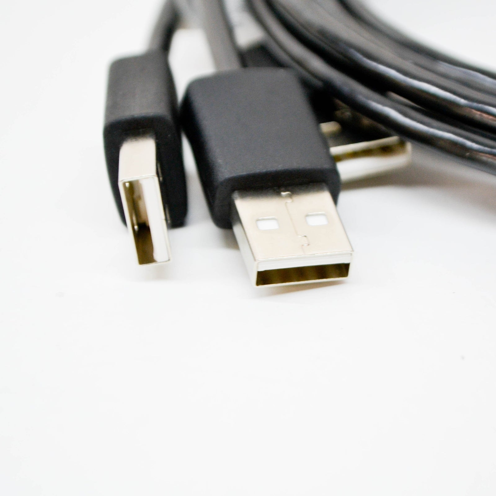 NEW MB CLA C117 IPOD/USB/AUX INTERFACE ELECTRIC LINE KIT A2138202104 ORIGINAL