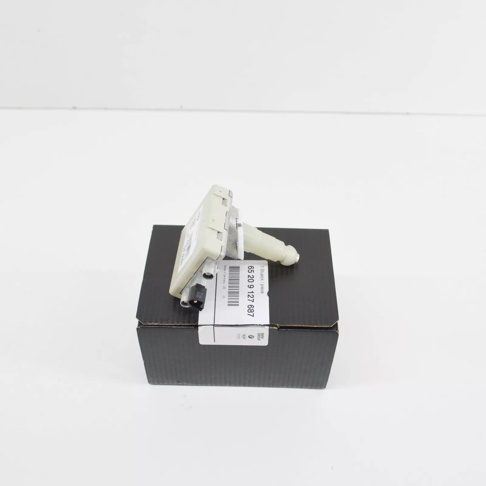 NEW BMW 1 CABRIO E88 RADIO ANTENNA BASE 9127687 65209127687 ORIGINAL