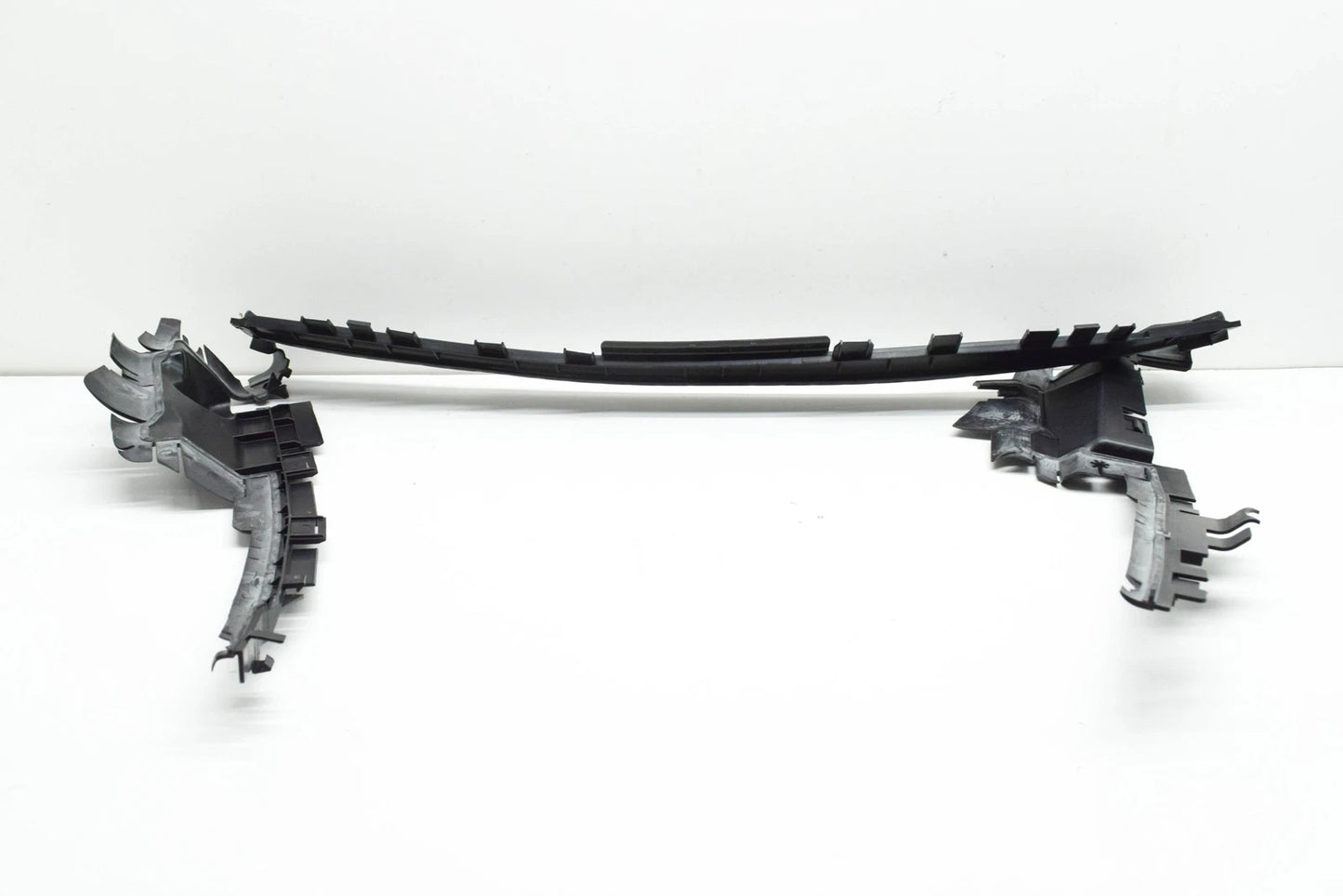 NEW MERCEDES-BENZ CLS C218 RADIATOR AIR DUCT A2125054430 ORIGINAL