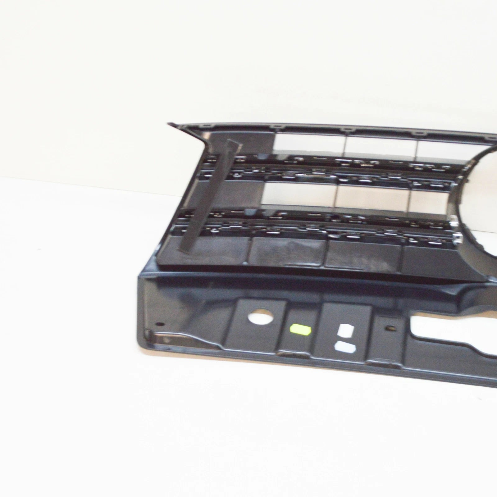 NEW VOLKSWAGEN AMAROK FRONT RADIATOR GRILLE 2H7853651FOD