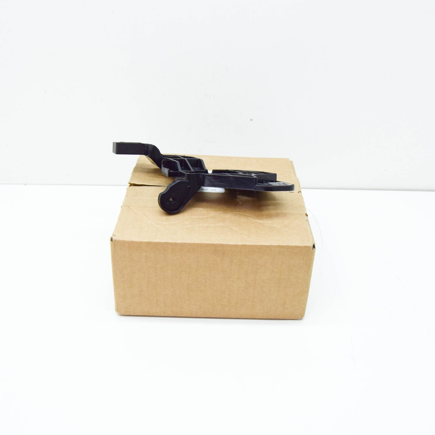 NEW MERCEDES BENZ GLC X253 RADIATOR BRACKET LEFT A2536201700 ORIGINAL