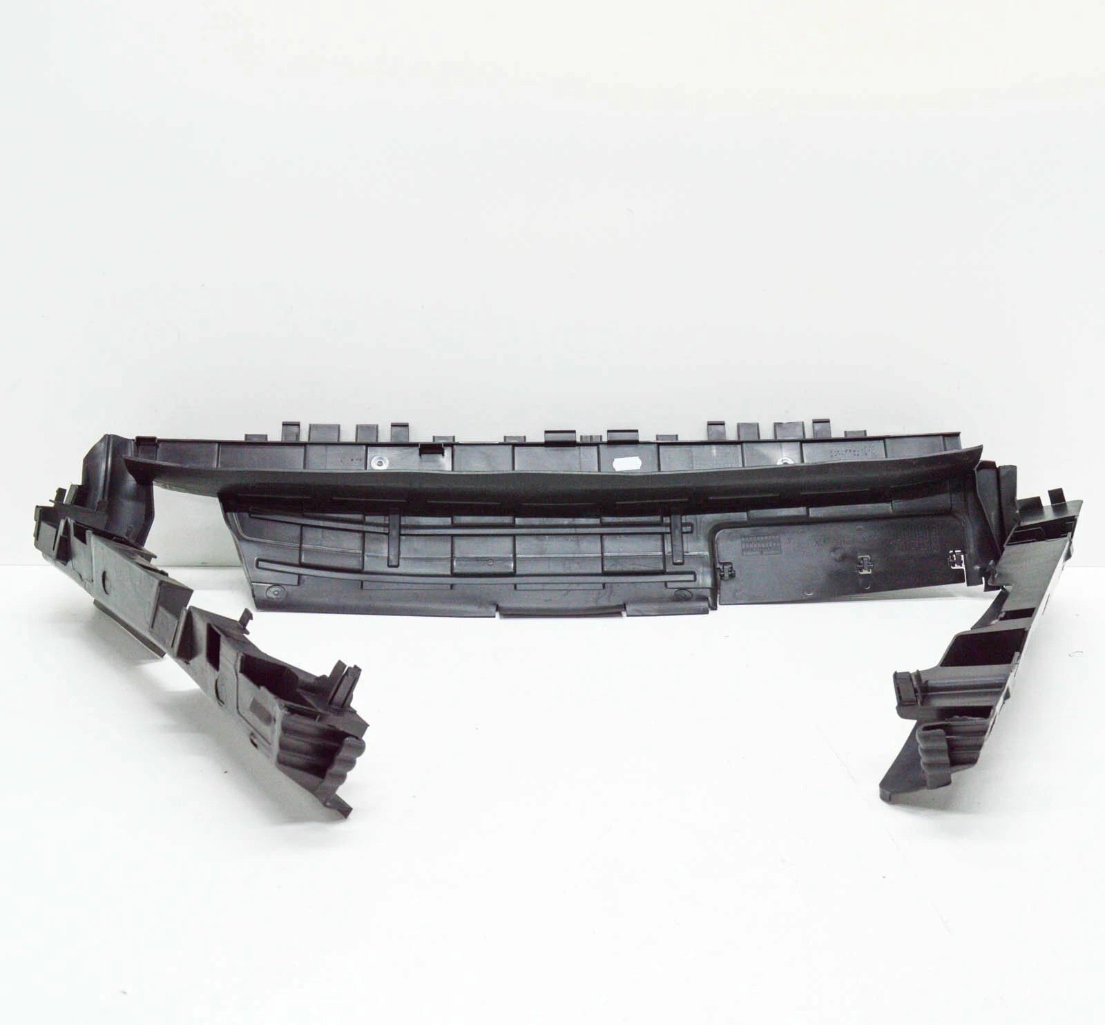 NEW MERCEDES-BENZ A W177 RADIATOR UPPER AIR DUCT SEGMENT A1775050800