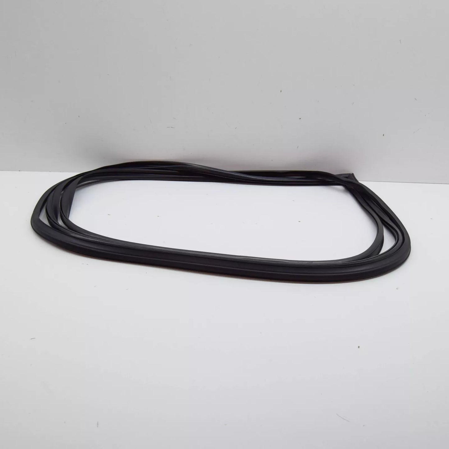 NEW MERCEDES-BENZ 903 WINDSCREEN SEAL GASKET A9016710320 ORIGINAL