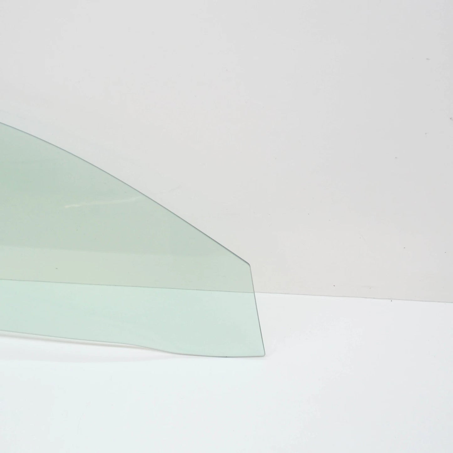 NEW AUDI R8 42 FRONT RIGHT SIDE DOOR GLASS 420845202A ORIGINAL