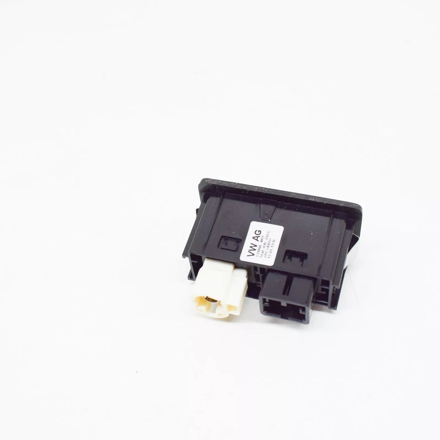 NEW VOLKSWAGEN GOLF MK7 USB AND AUX-IN CONNECTION 5G0035222C