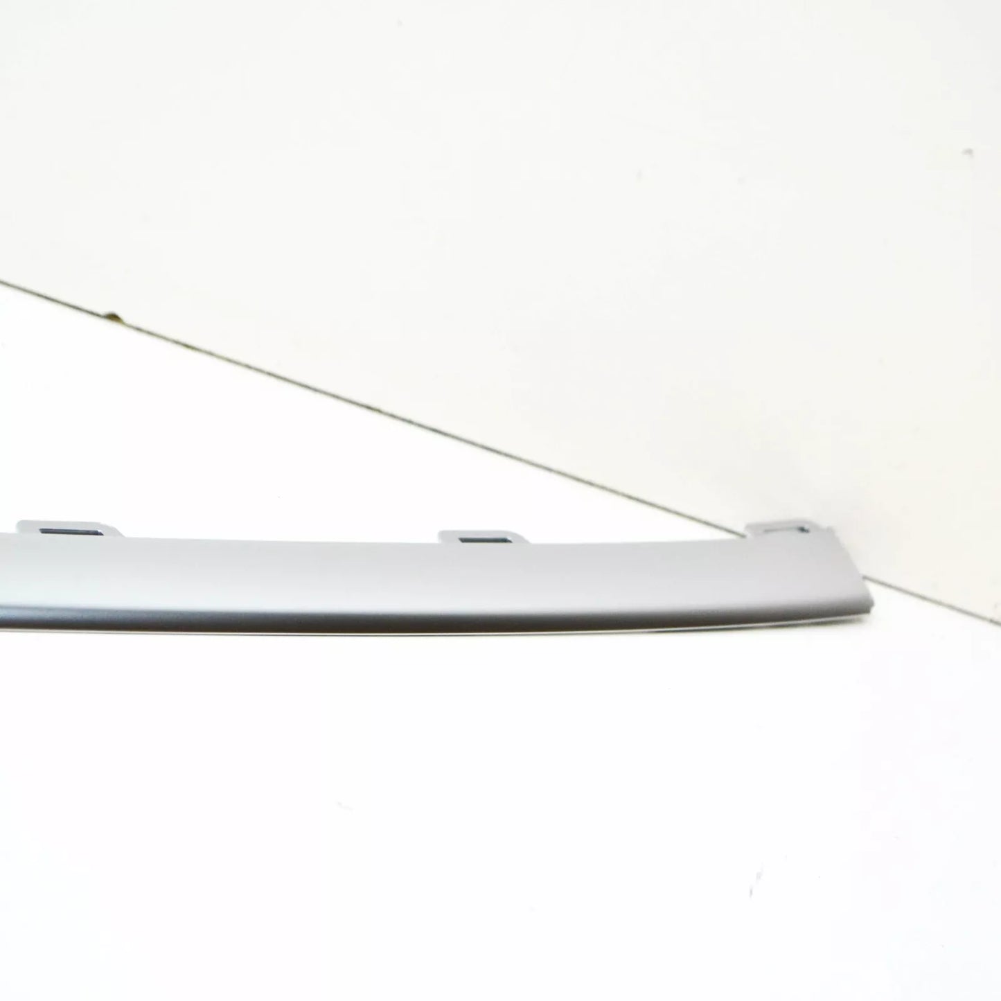 NEW VW GOLF MK7 5G FRONT BUMPER CENTER LOWER MOLDING TRIM 5G08537653Q7