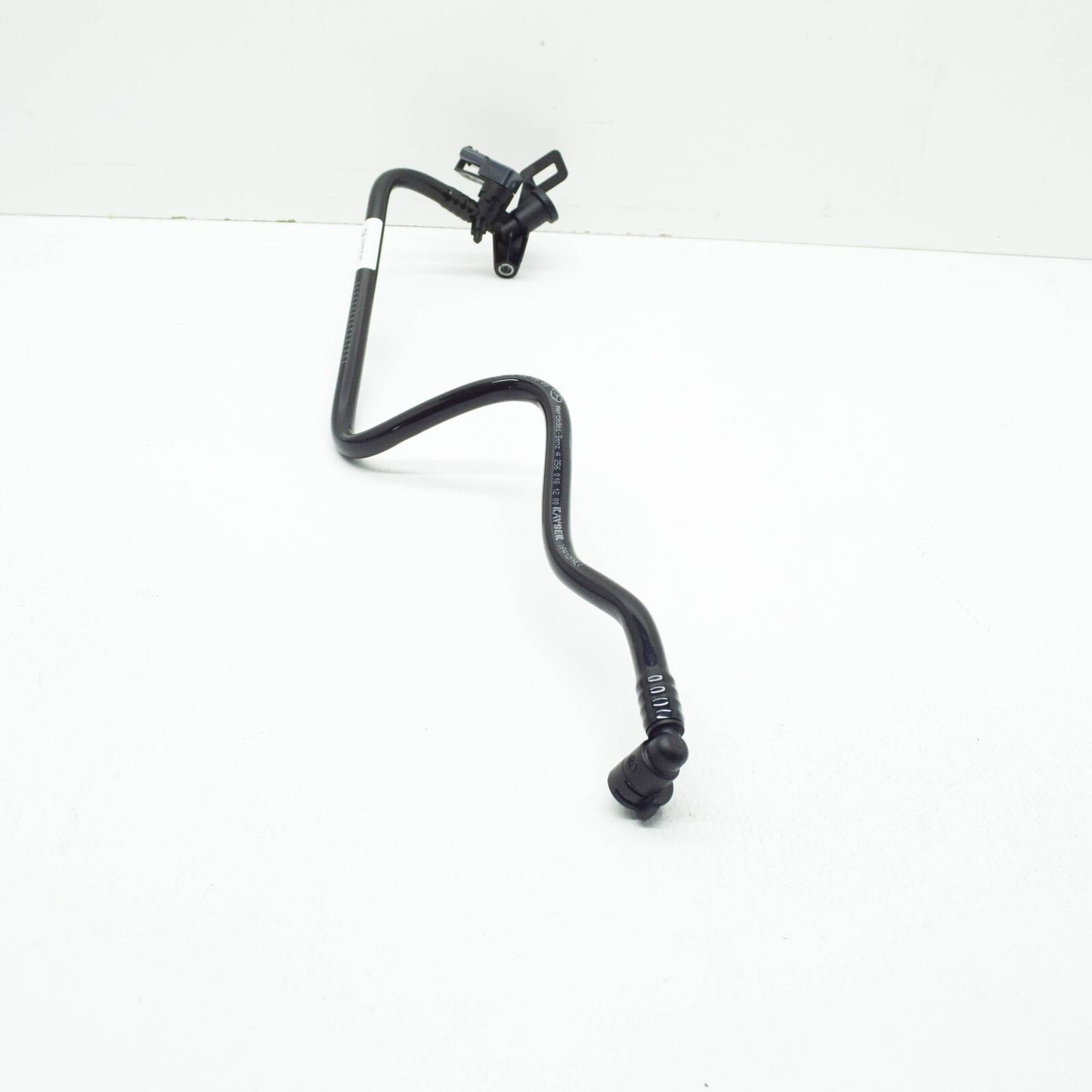 NEW MERCEDES-BENZ CLS C257 ENGINE PURGE LINE A2560181200 ORIGINAL