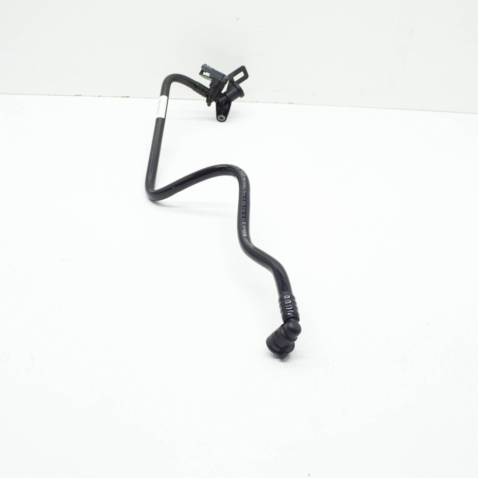 NEW MERCEDES-BENZ CLS C257 ENGINE PURGE LINE A2560181200 ORIGINAL