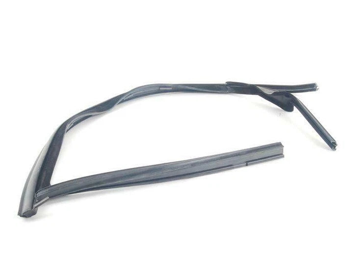 NEW VOLKSWAGEN JETTA A5 FRONT RIGHT WINDOW CHANNEL GUIDE 1K5837432E5AP ORIGINAL