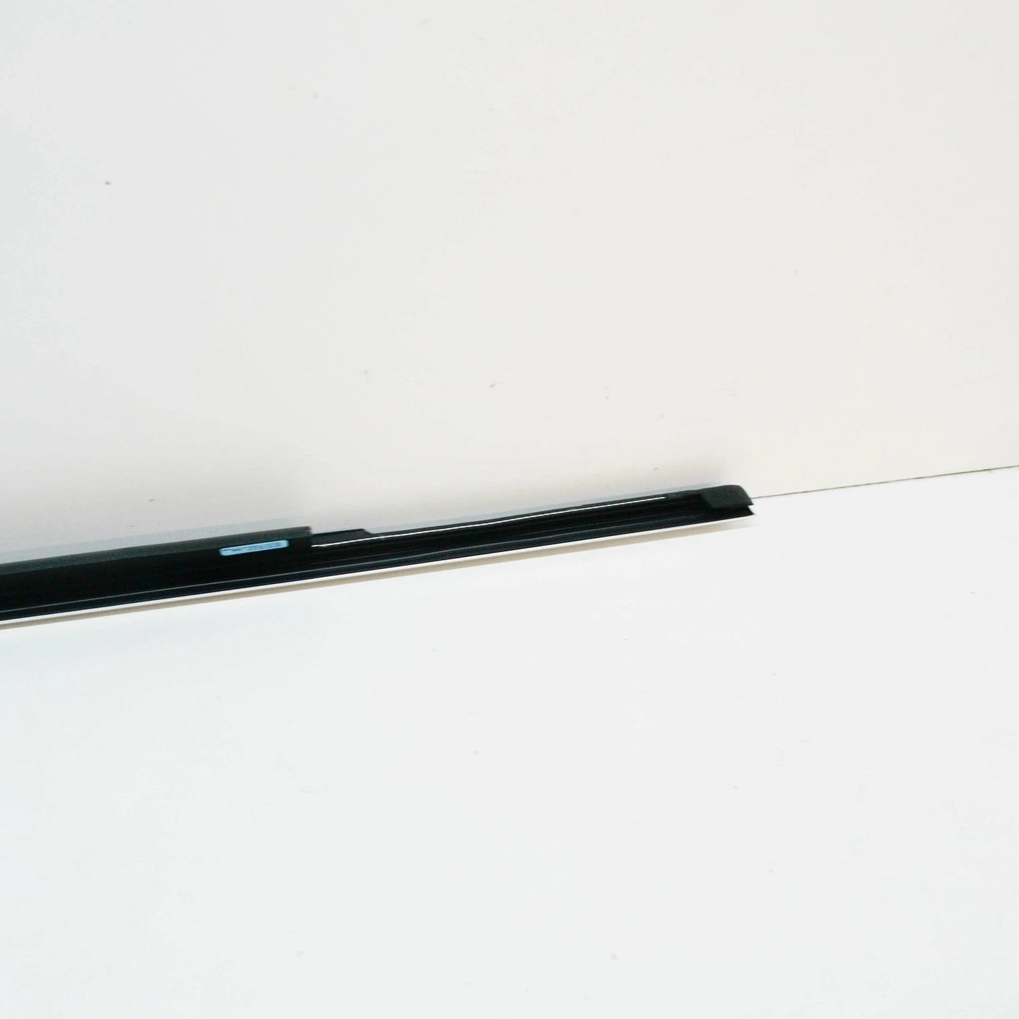 NEW AUDI A8 D4 REAR RIGHT DOOR WINDOW SLOT SEAL 4H0853764D2ZZ
