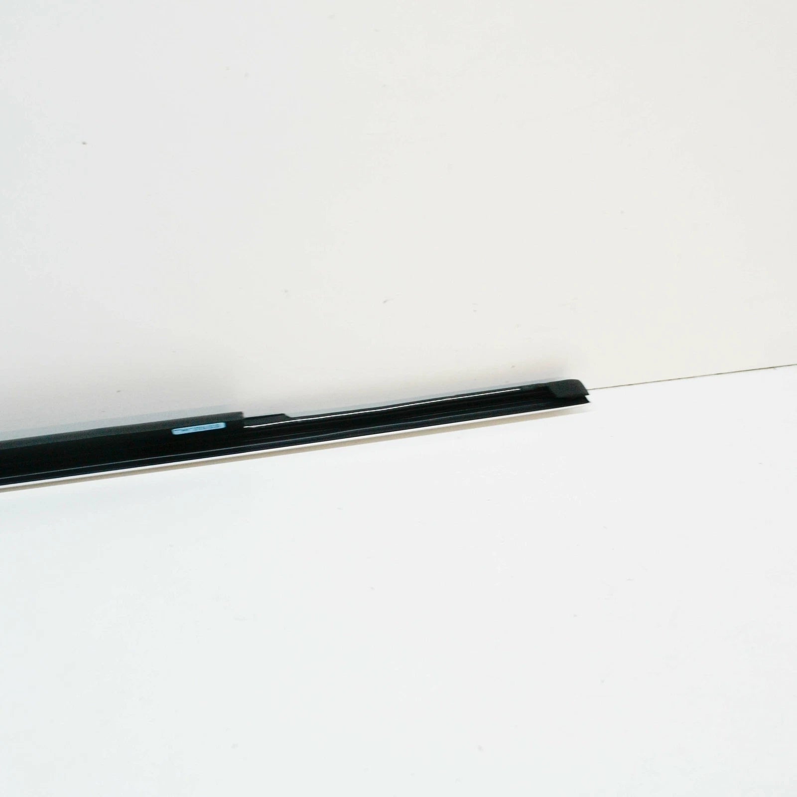 NEW AUDI A8 D4 REAR RIGHT DOOR WINDOW SLOT SEAL 4H0853764D2ZZ