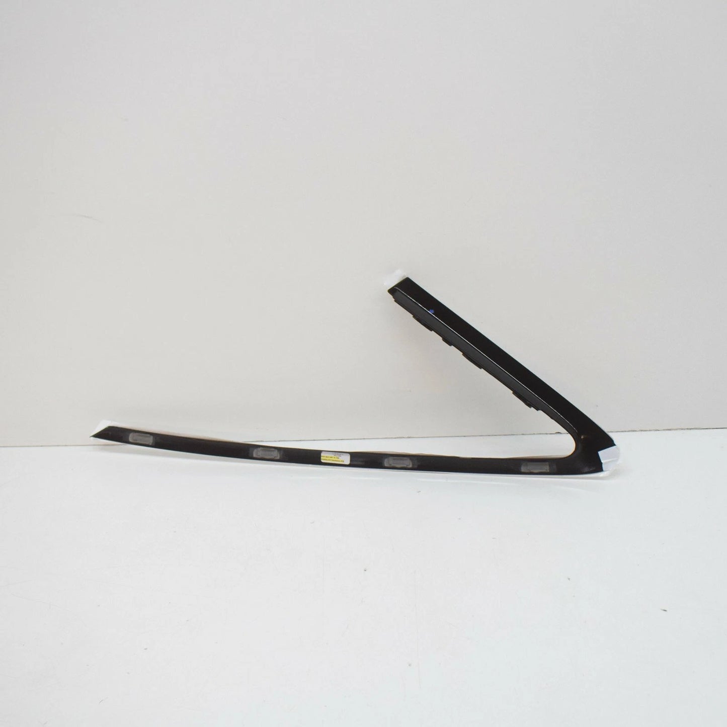 NEW AUDI A3 8V REAR LEFT SIDE QUARTER WINDOW TRIM 8V5853345CT94
