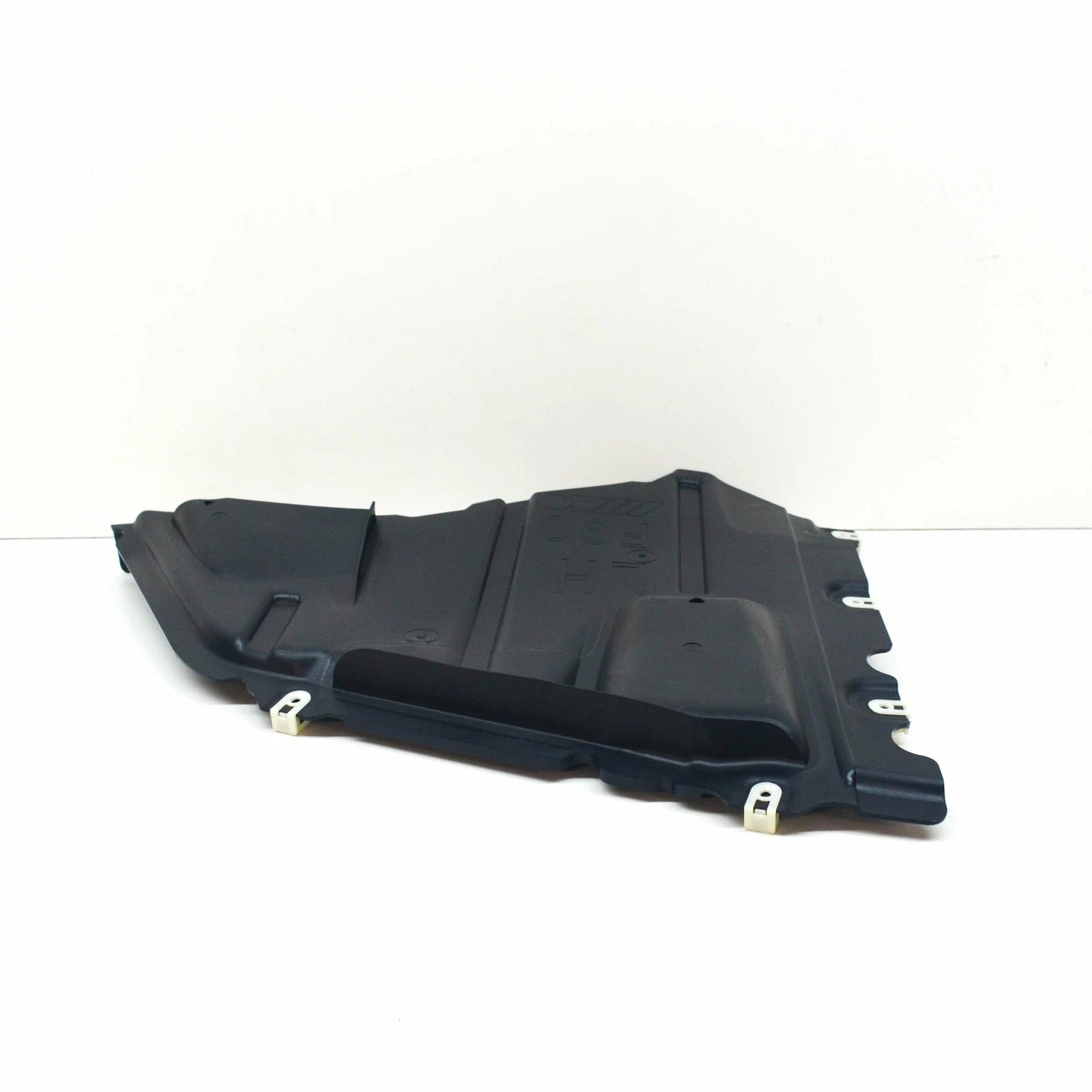 NEW BMW M5 F90 FRONT BOTTOM LEFT WHEEL ARCH COVER 51758065821 ORIGINAL