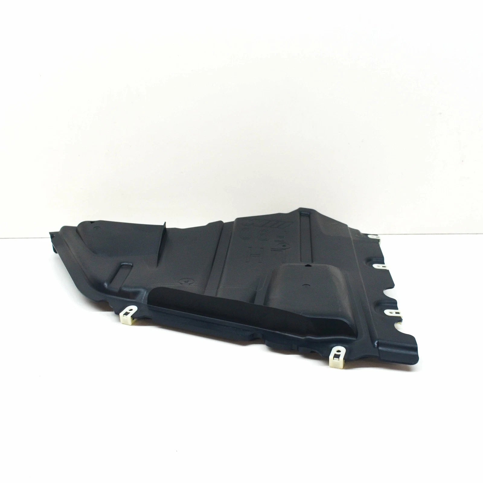 NEW BMW M5 F90 FRONT BOTTOM LEFT WHEEL ARCH COVER 51758065821 ORIGINAL