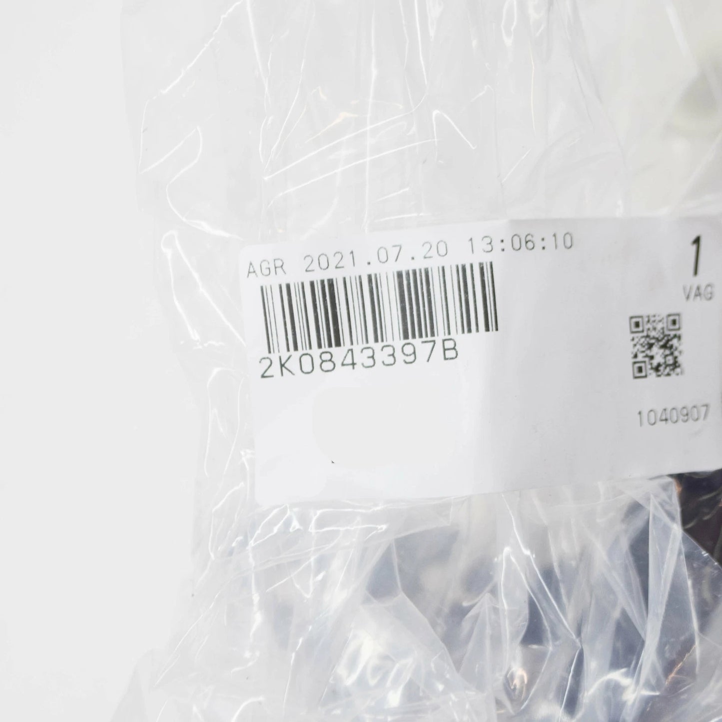 NEW VW CADDY 2K SLIDING DOOR LEFT LOWER ROLLER GUIDE 2K0843397B