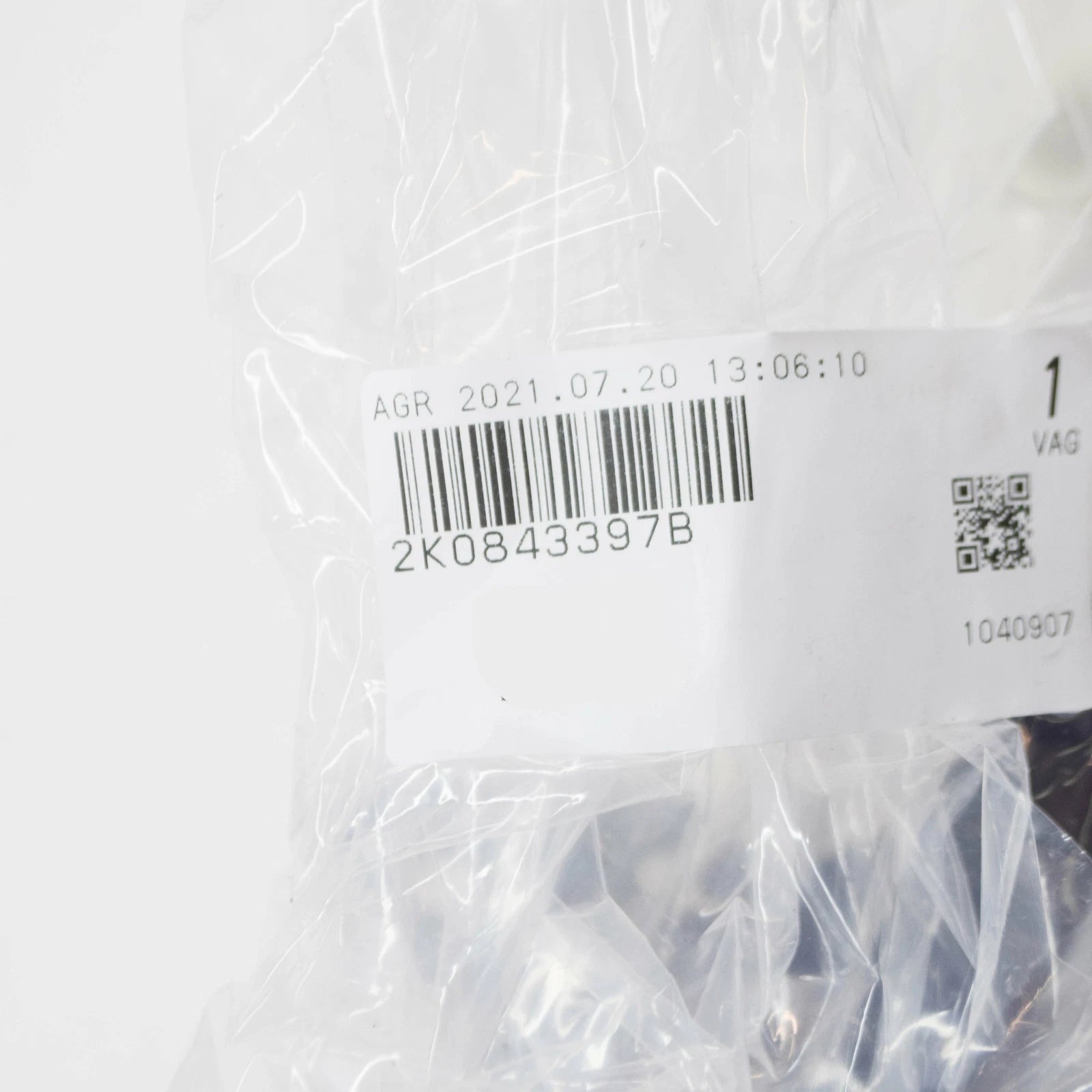 NEW VW CADDY 2K SLIDING DOOR LEFT LOWER ROLLER GUIDE 2K0843397B