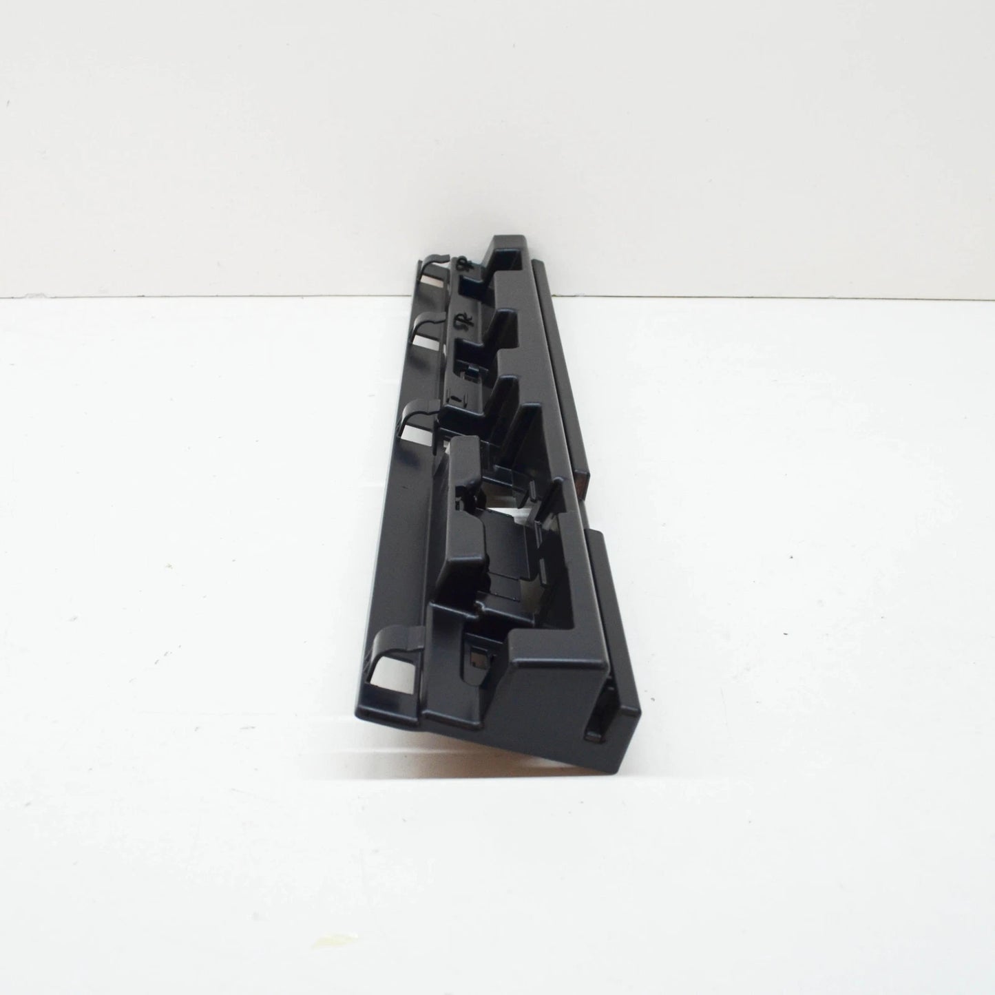 NEW BMW 2 GRAN TOURER F46 REAR LEFT CENTER SIDESKIRT HOLDER 51777301941 ORIGINAL